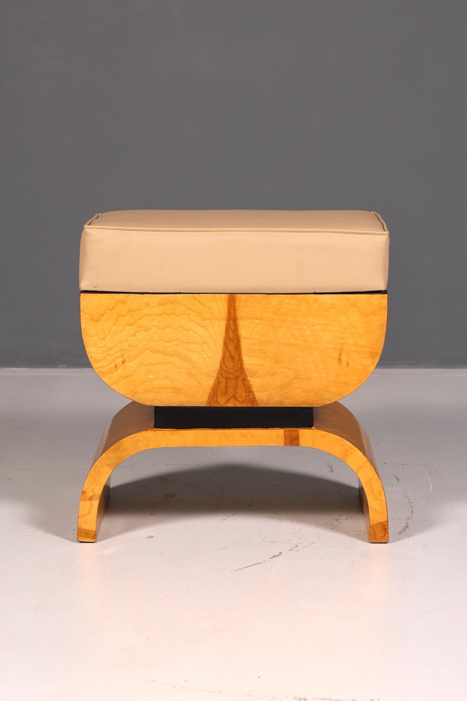 Wunderschöner Hocker im Art Deco Stil Birke Sitzhocker Fußhocker Fußbank Antik Vintage