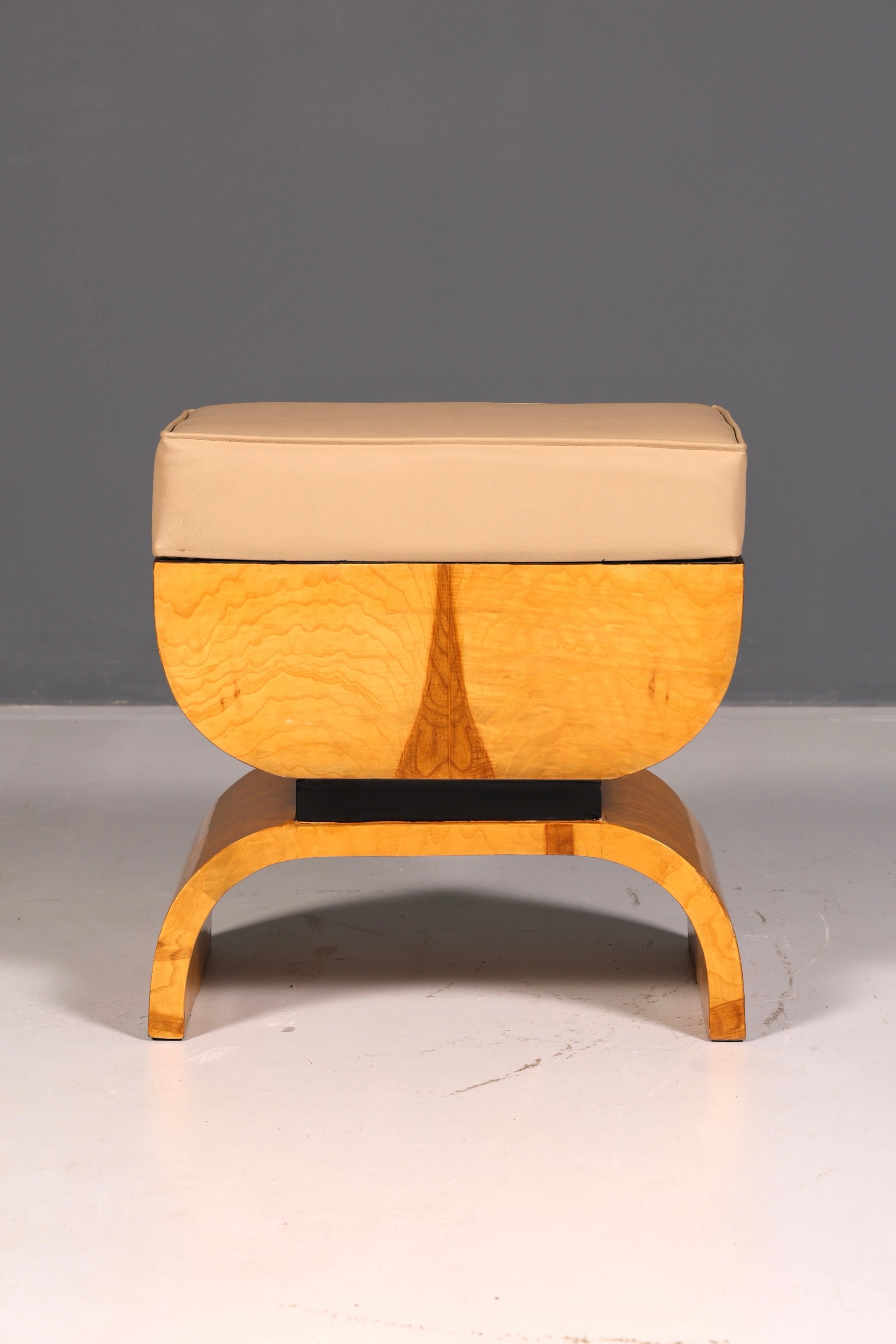 Wunderschöner Hocker im Art Deco Stil Birke Sitzhocker Fußhocker Fußbank Antik Vintage