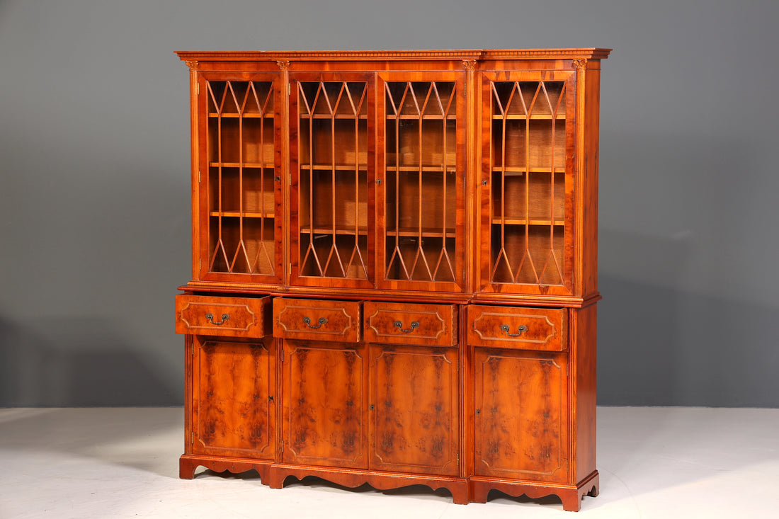 Traumhafte Englische Vitrine Eibe Holz Bibliothek Bücherschrank Buffet Schrank