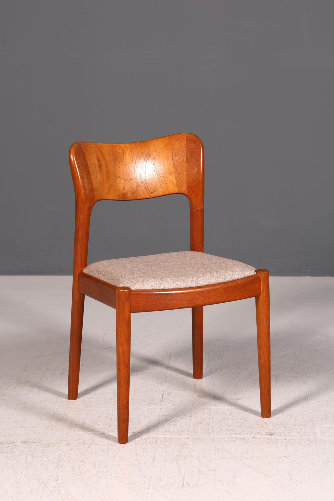 Edler Mid Century Stuhl der Marke Niels Koefoed Koefoeds Hornslet Modell 177 Teak Danish Design Esszimmerstuhl Küchenstuhl Vintage