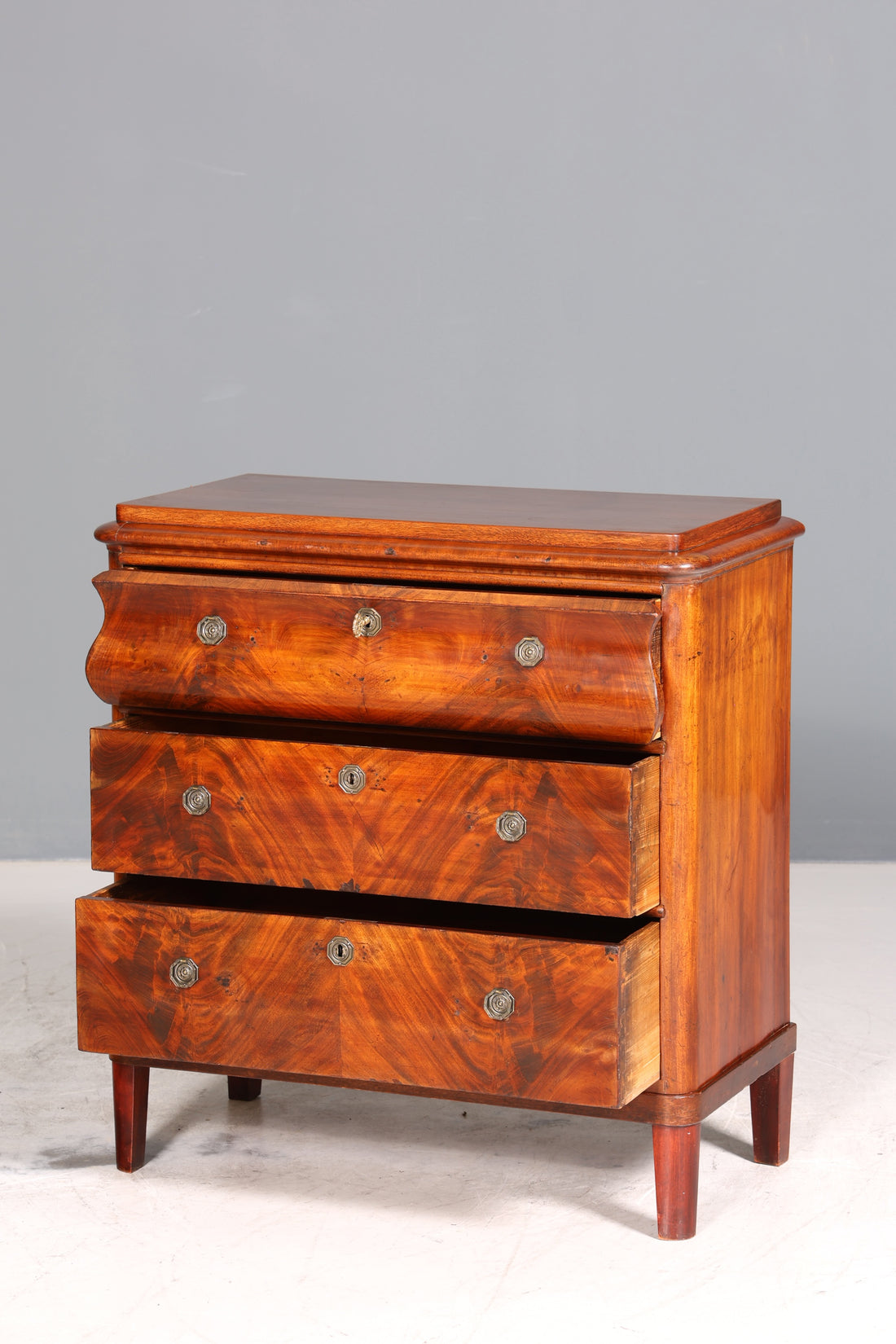 Traumhafte Louis Philippe Kommode Nussbaum Gründerzeit Schubladenkommode um 1890