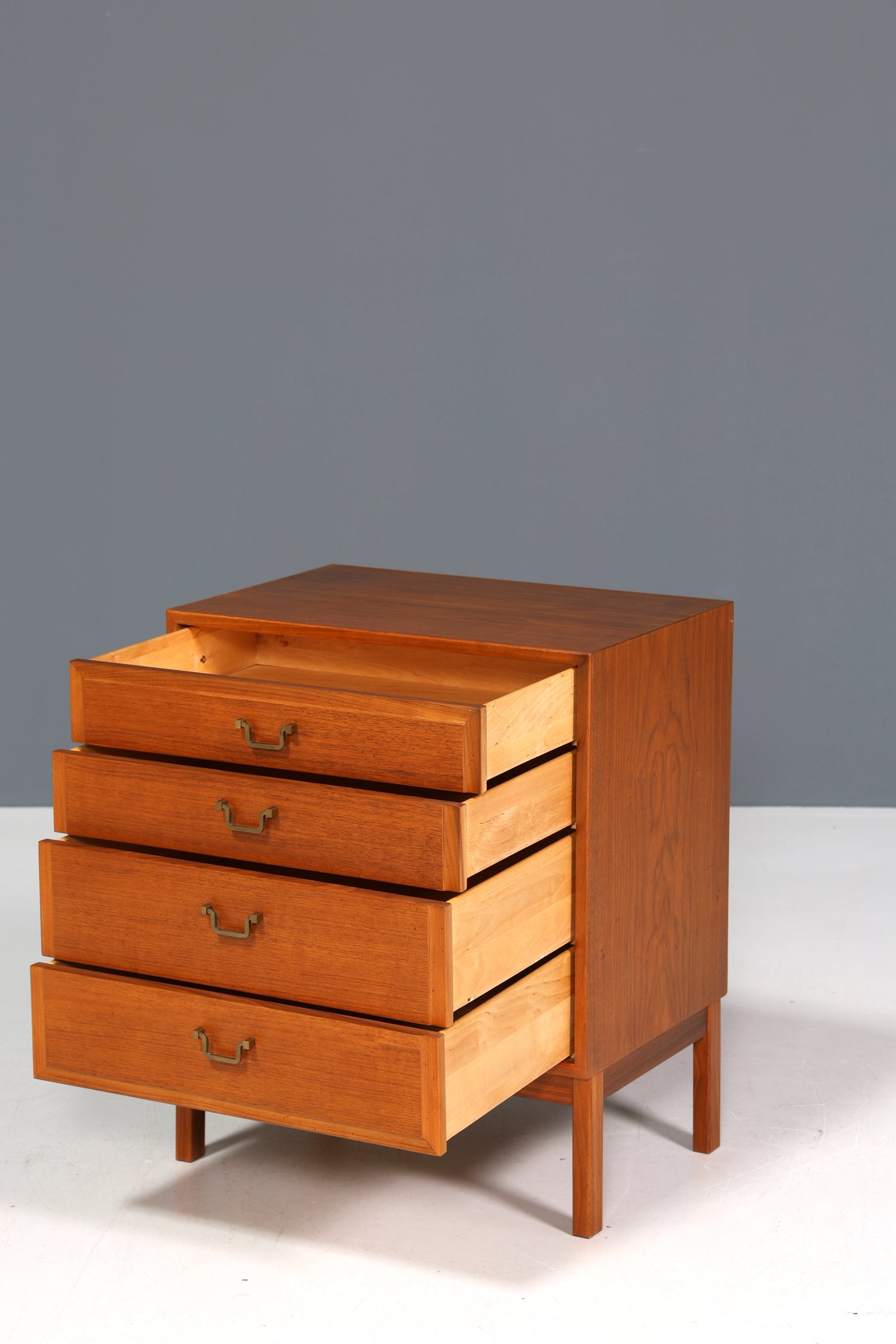 Wunderschöne Mid Century Kommode &quot;Made in Sweden&quot; Teak Holz Schubladenkommode Flur Kommode Nachttisch