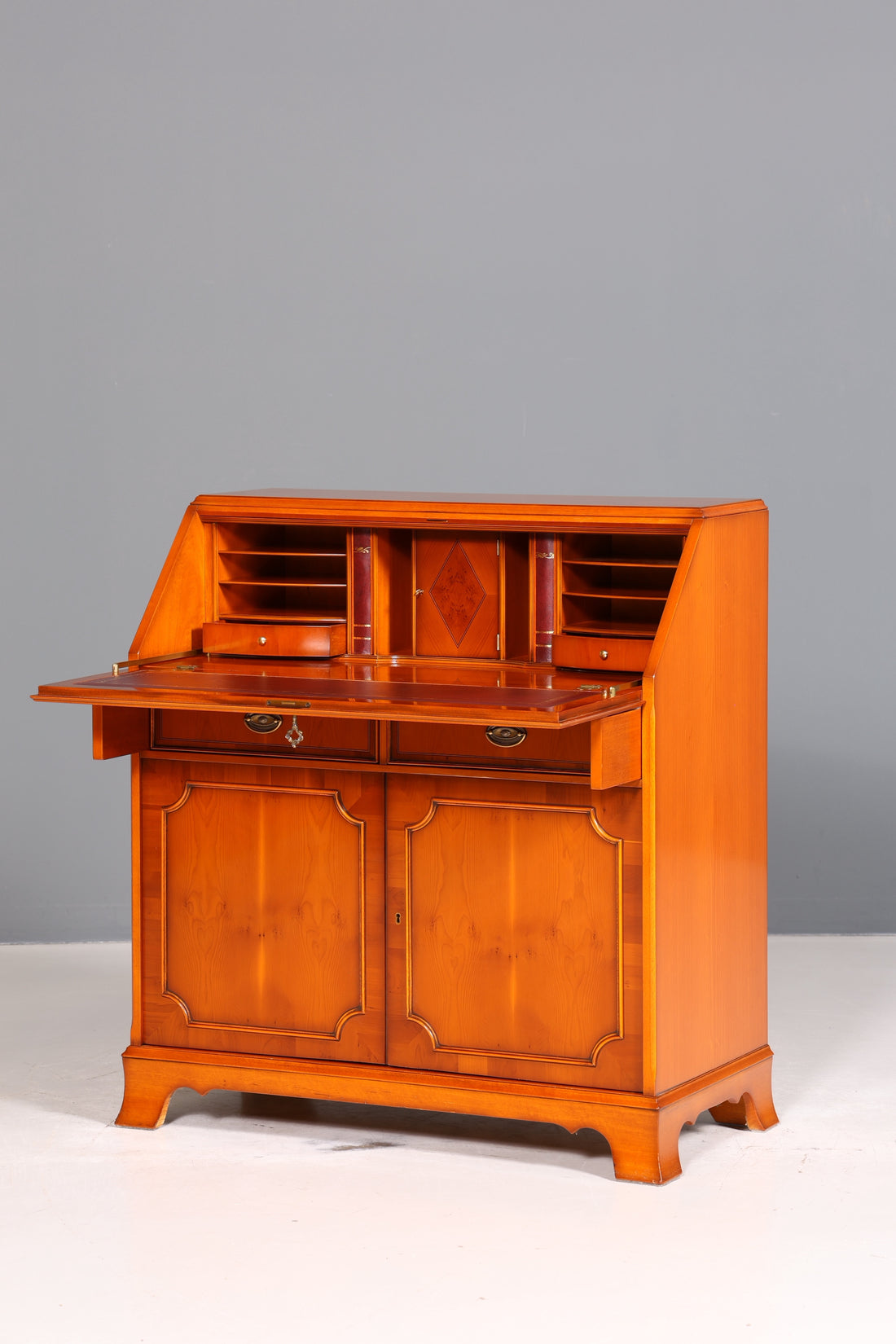Stilvoller Englischer Sekretär Original Heldense Büro Schreibtisch Eibe Antik 60S Schreibkommode UK Schrank