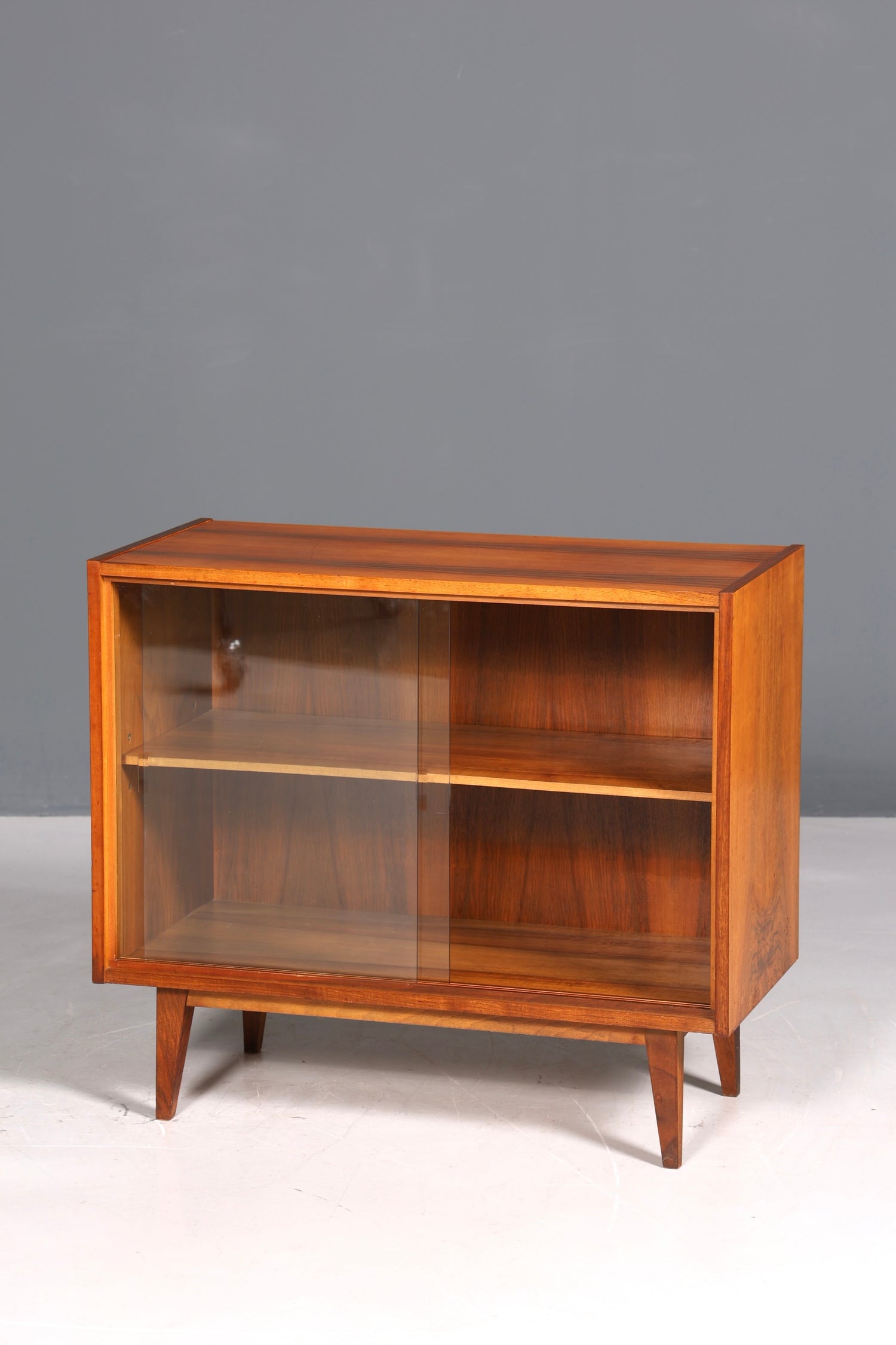 Wunderschöne Mid Century Vitrine Vintage Regal Retro Bücherregal Bookshelf