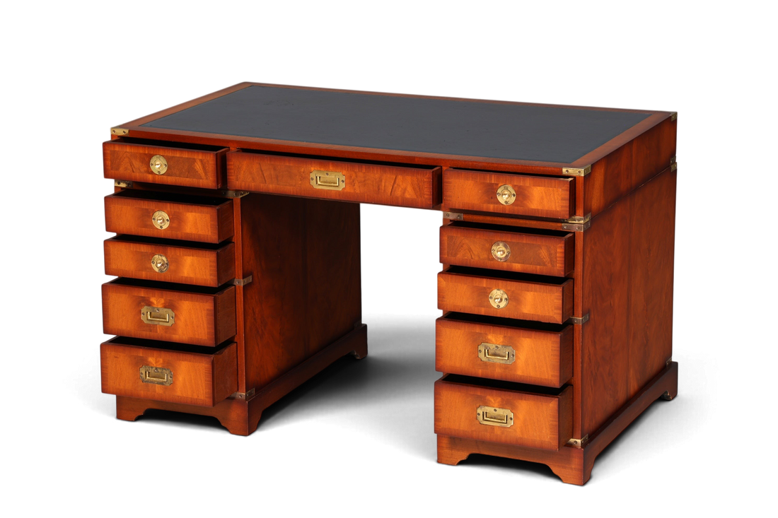 Hauptstadt Möblerei maritimer Military-Chest-Schreibtisch aus Holz mit schwarzer Lederauflage und Messing-Beschlägen