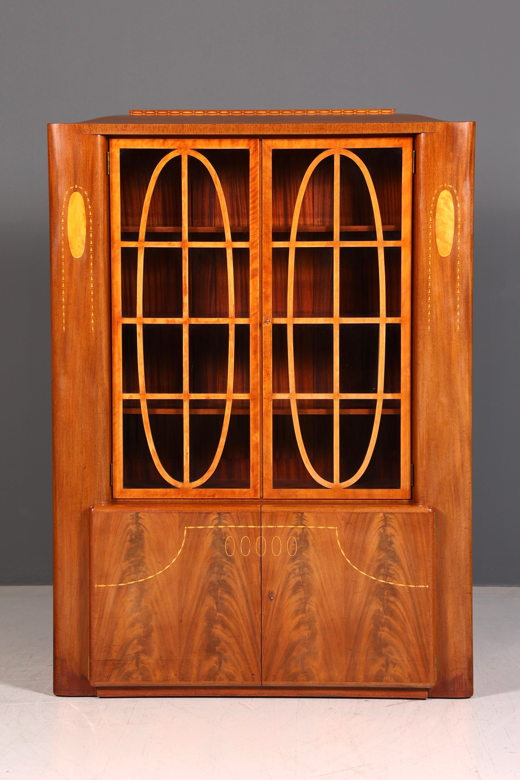 Seltene Original Jugendstil Vitrine Nussbaum massiv Holz Art Deco Antik Schrank Bücherschrank Glasvitrine Vintage