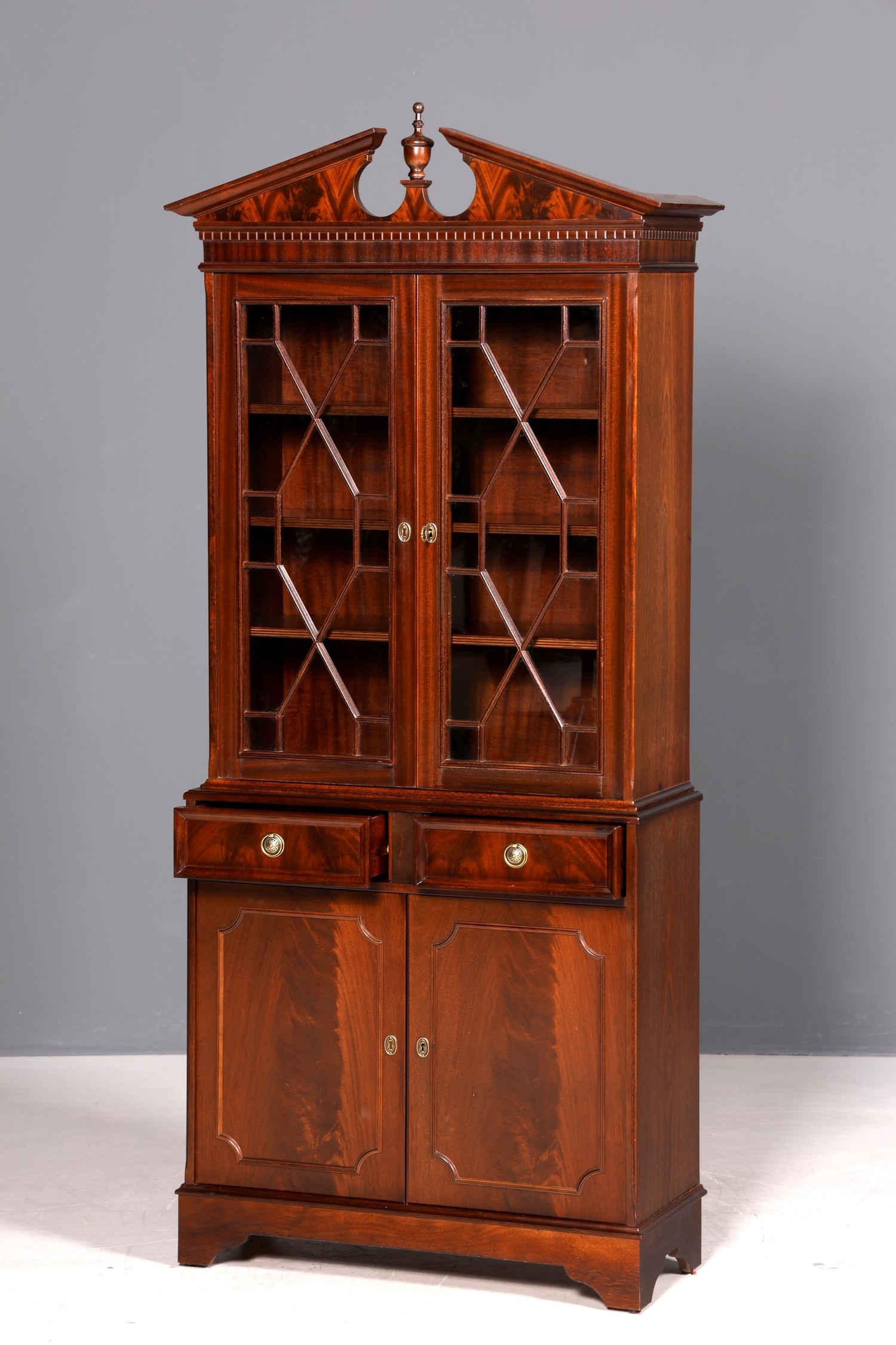 Stilvolle Englische Vitrine Bibliothek Bücherschrank UK Buffet Glasvitrine Schrank