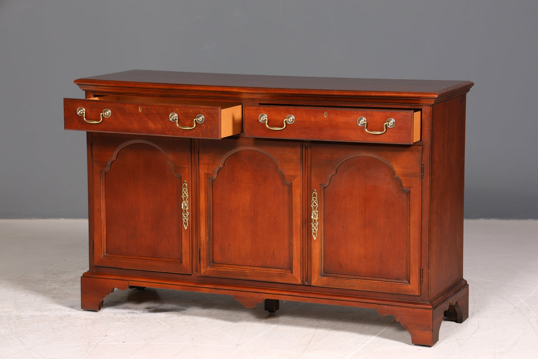 Stilvoller Schrank der Marke Drexel Heritage USA Anrichte Antik Stil Sideboard
