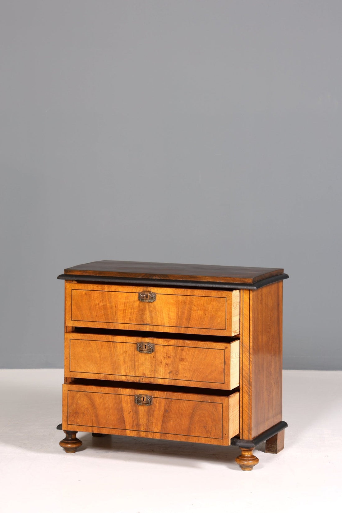 Stilvolle Gründerzeit Kommode Jugendstil Antik Sideboard Schubladenkommode