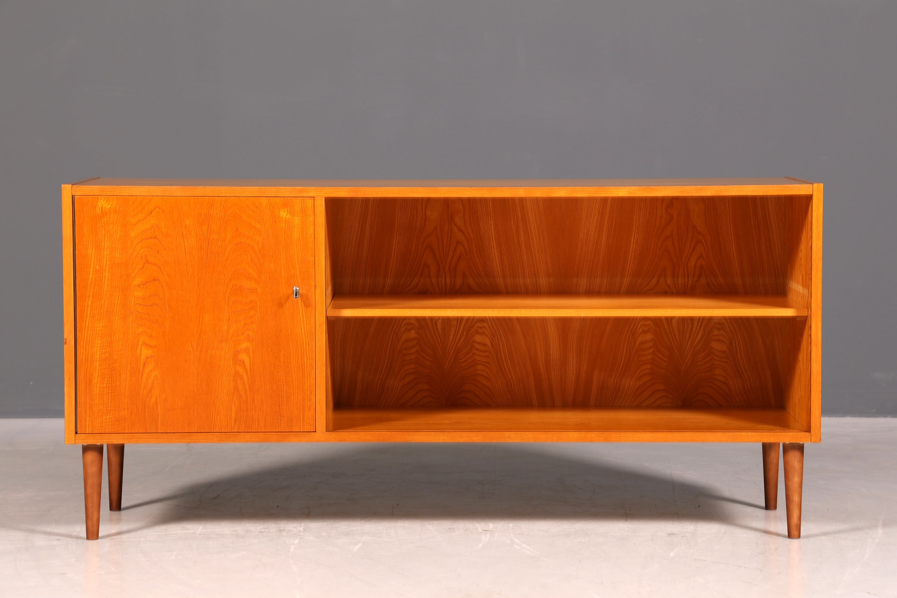 Wunderschönes Hellerau Sideboard Mid Century Regal Retro Bücherregal Schrank