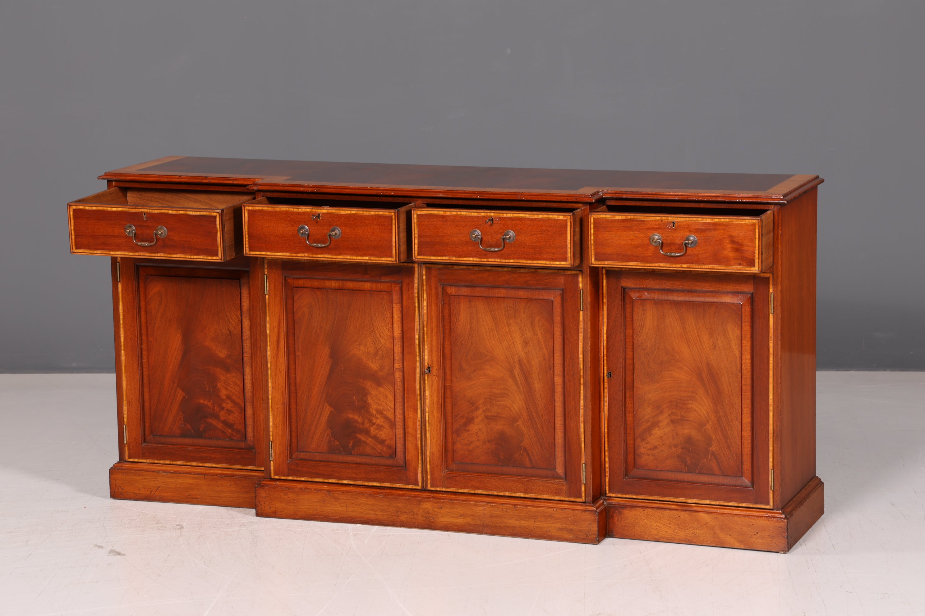 Wunderschönes Englisches Sideboard Mahagoni Schrank 60er Buffetschrank Kommode Anrichte Vintage