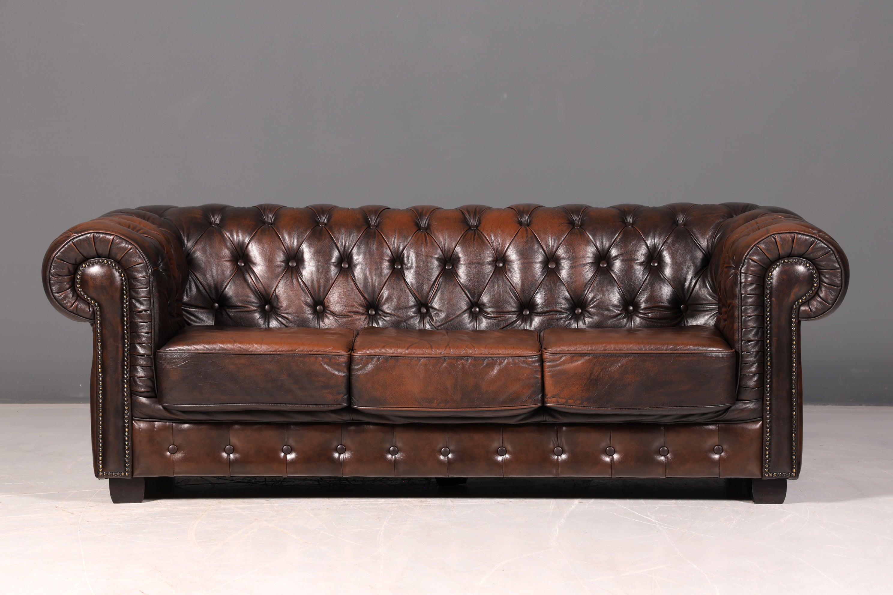 Wunderschönes Original Chesterfield Sofa 3-Sitzer Echt Leder Couch Englisch Ledersofa Vintage