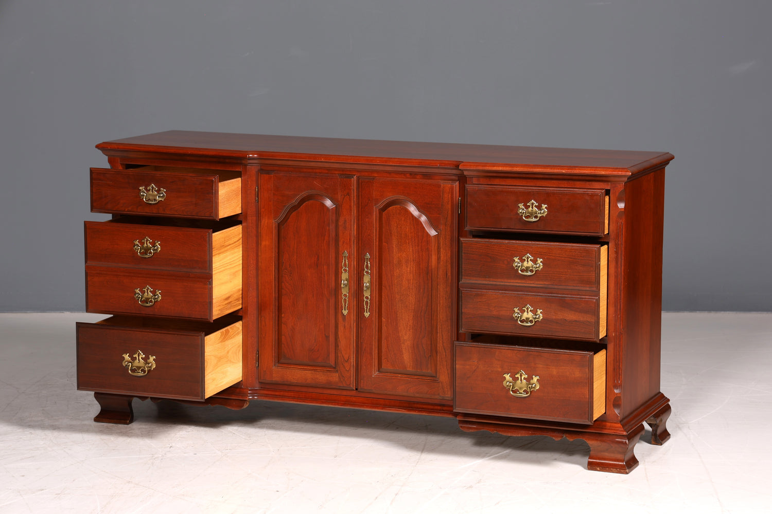 Stilvolles Sideboard der Marke Pennsylvania House USA Antik Stil Kommode Anrichte Schrank