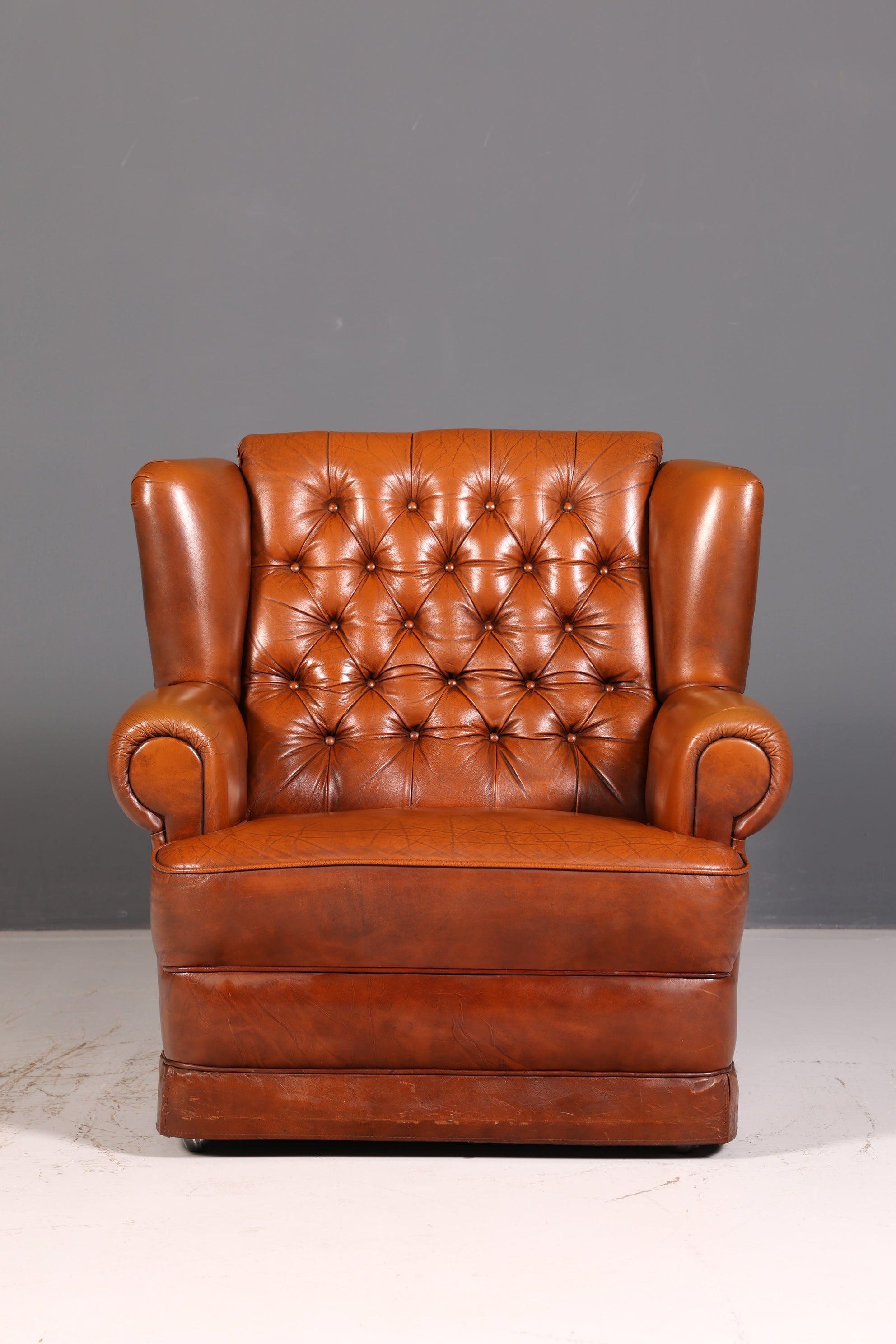 Stilvoller Original Chesterfield Sessel Englischer Armlehnsessel Cognac Echt Leder Herrensessel 1 von 2
