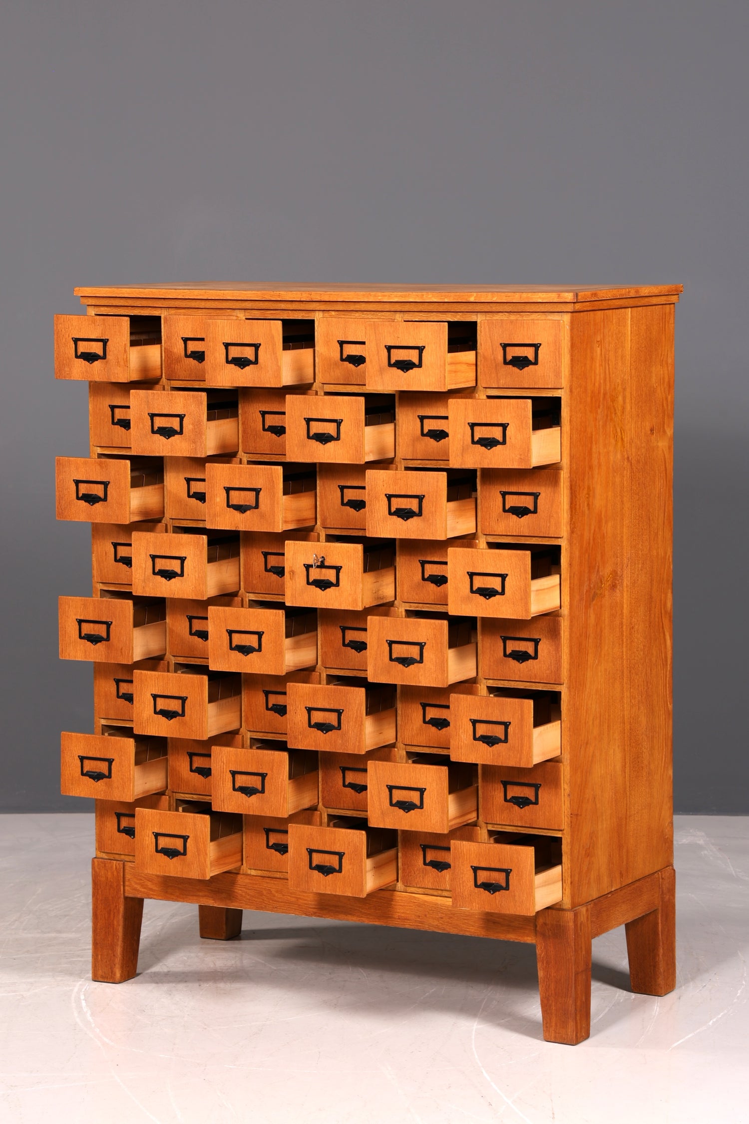 G245 Finish Wunderschöne Mid Century Kommode Vintage Bauhaus Apotheker Schrank Retro Schubladenkommode (Kopie)