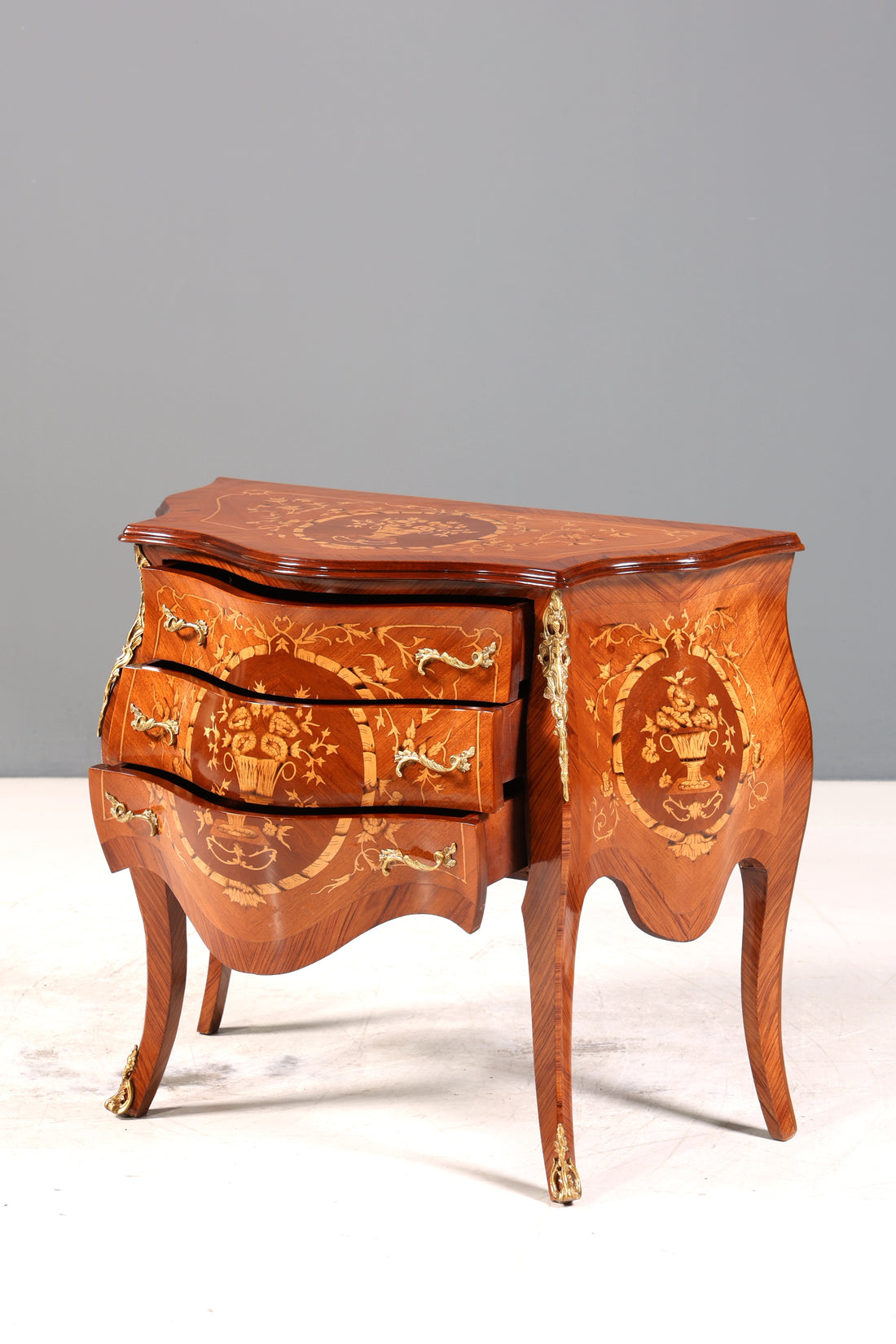 Königliche Bauchige Barock Stil Kommode Messing Louis XV Sideboard Antik Stil Schubladenkommode