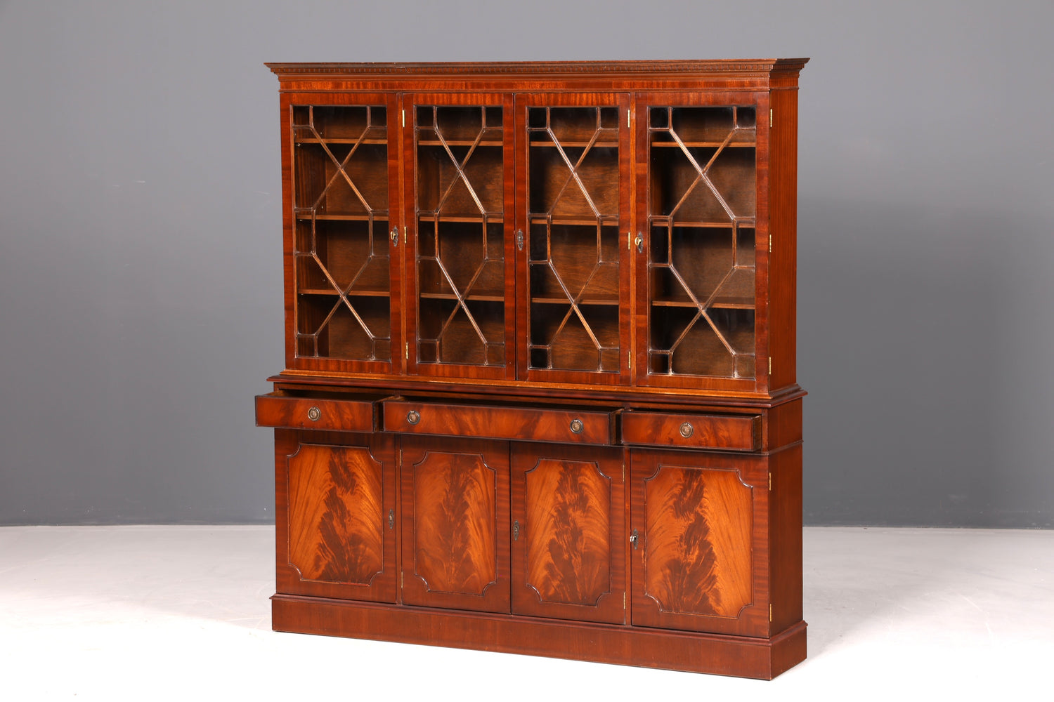 Wunderschöne Englische Vitrine Mahagoni Bibliothek Bücherschrank Buffet Schrank Antik Glasvitrine Vintage
