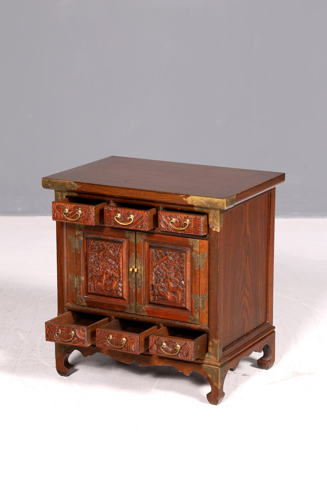 Edle Asiatische Kommode Schnitzereien Antik Korea Schrank Beistellschrank Messingbeschläge Holz Vintage