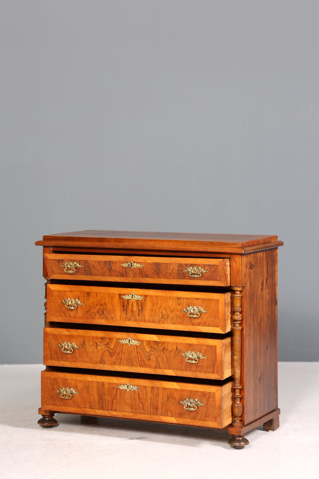 Wunderschöne Gründerzeit Kommode Louis Philippe Nussbaum Schubladen Kommode Sideboard um 1880