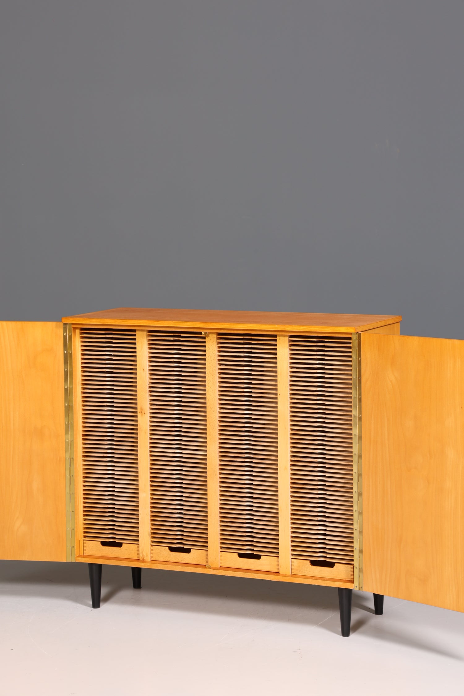 aufbewahrung lp schallplatten Mid Century Schrank Vintage Schallplatten LP Aufbewahrung