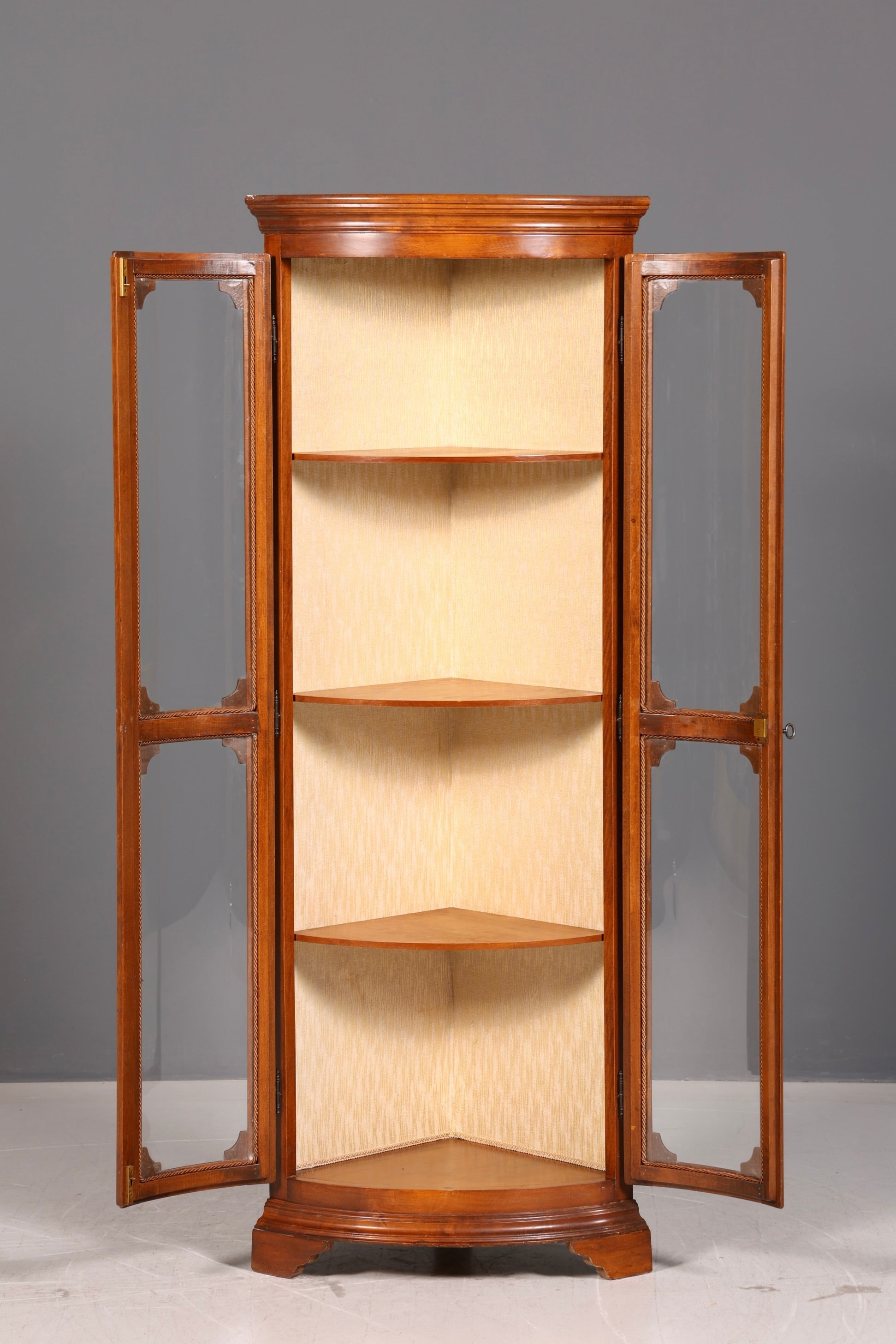 Wunderschöne Original Selva Eckvitrine Vitrine Schrank Geschirrschrank Glasvitrine Italienische Möbel