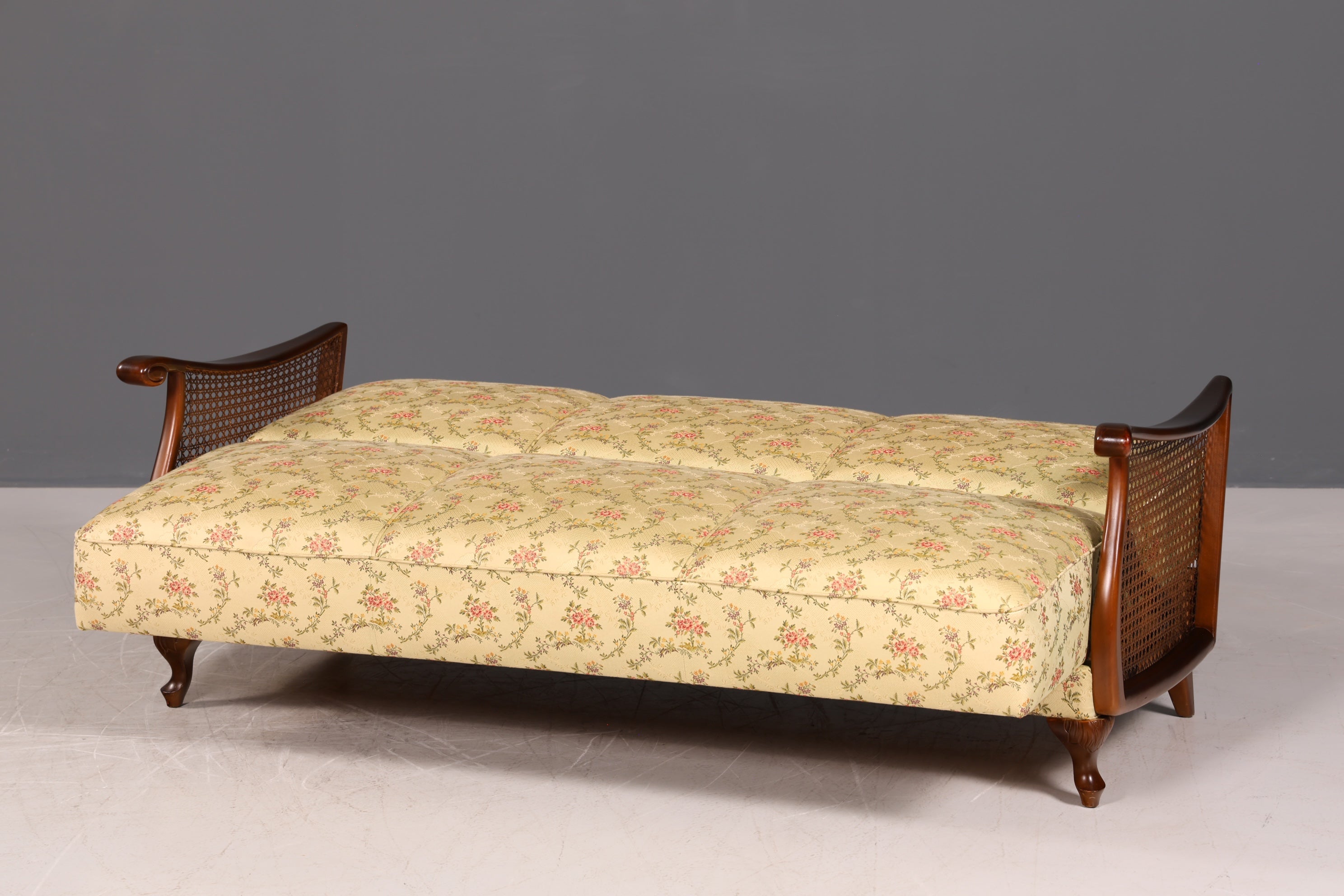 G282 Finish Wunderschönes Chippendale Sofa Antik Barock Stil Wiener Geflecht Couch 3-Sitzer Canapé (Kopie)