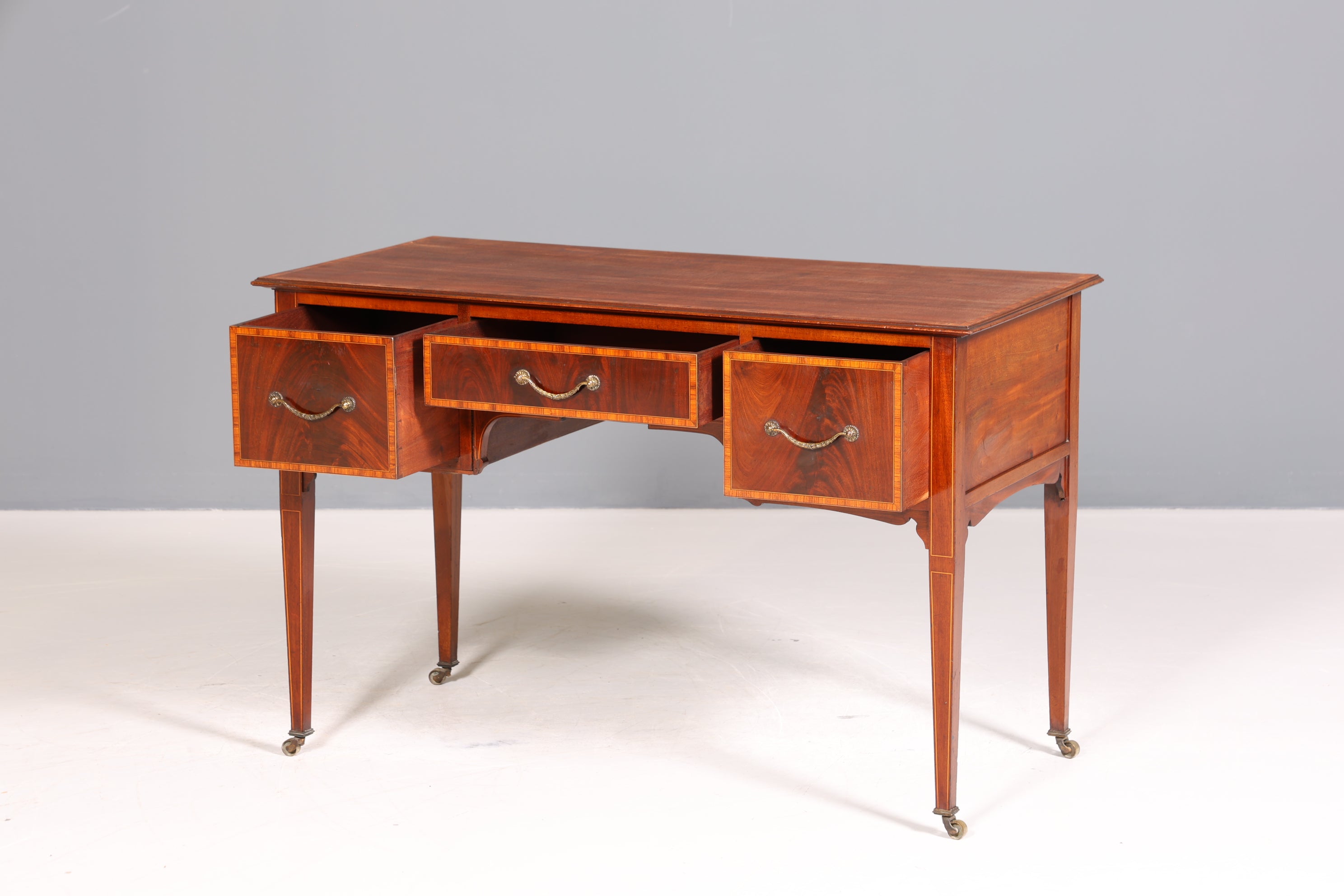 Filigraner Englischer Schreibtisch Englisch Desk Bürotisch 60s Office Table