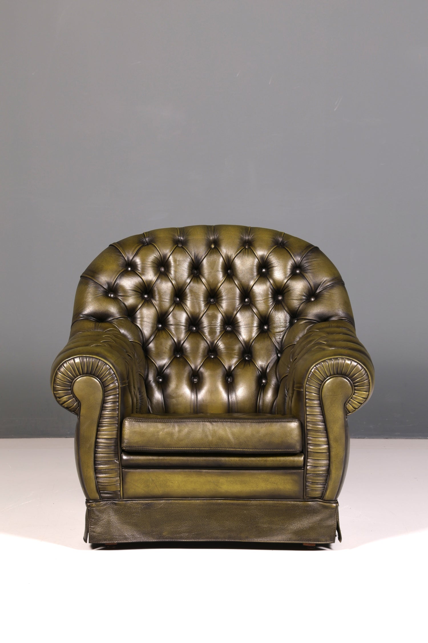 Edler Original Chesterfield Sessel Englisch Echt Leder Lesesessel Lounge Antik UK