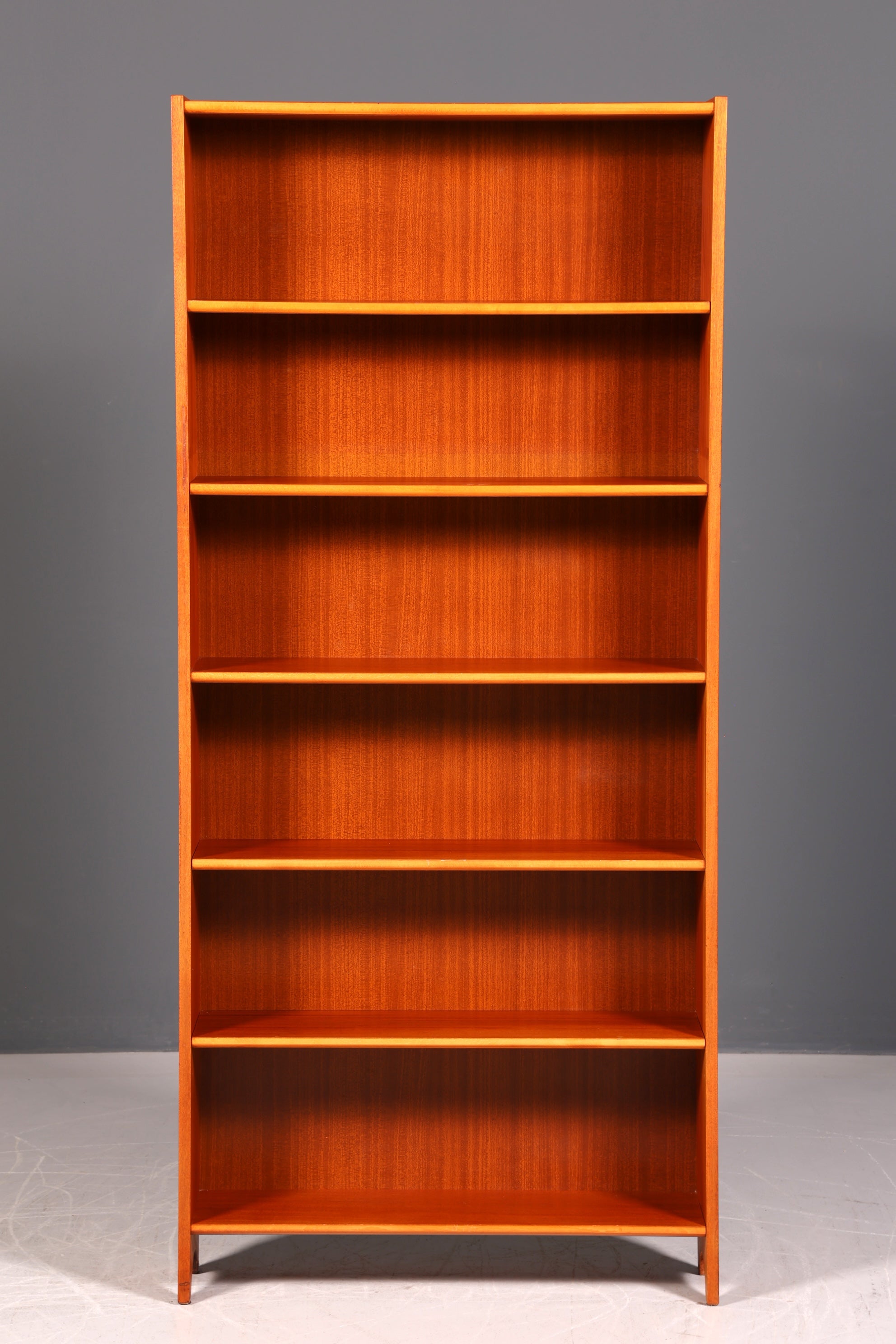 Schlichtes Mid Century Regal Vintage Bücherregal Schrank Buchablage 60s Bookshelf Designklassiker