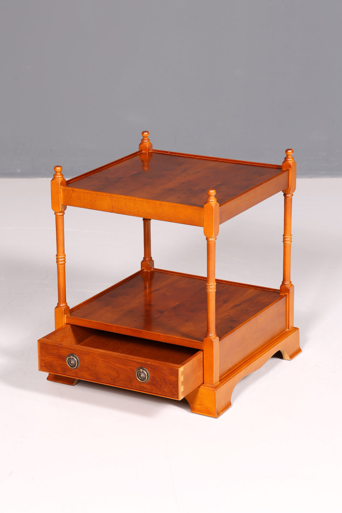 Traumhafter Englischer Antik Couchtisch Beistelltisch Regency Stil Ablagetisch Massivholz