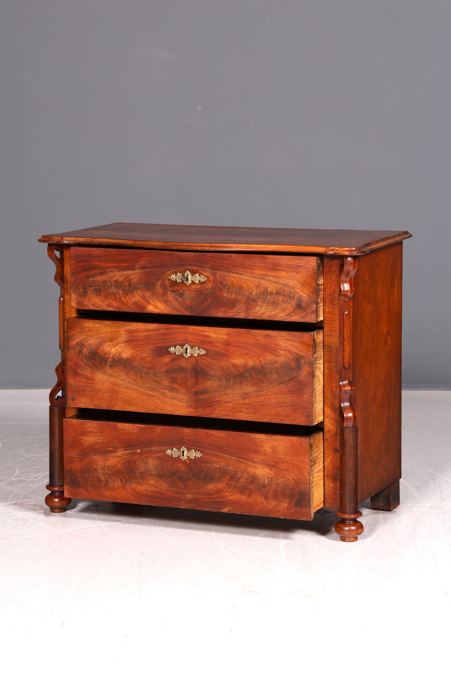 Wunderschöne Louis Philippe Kommode Nussbaum Gründerzeit Sideboard um 1880 Schubladenkommode Antik Wäschekommode