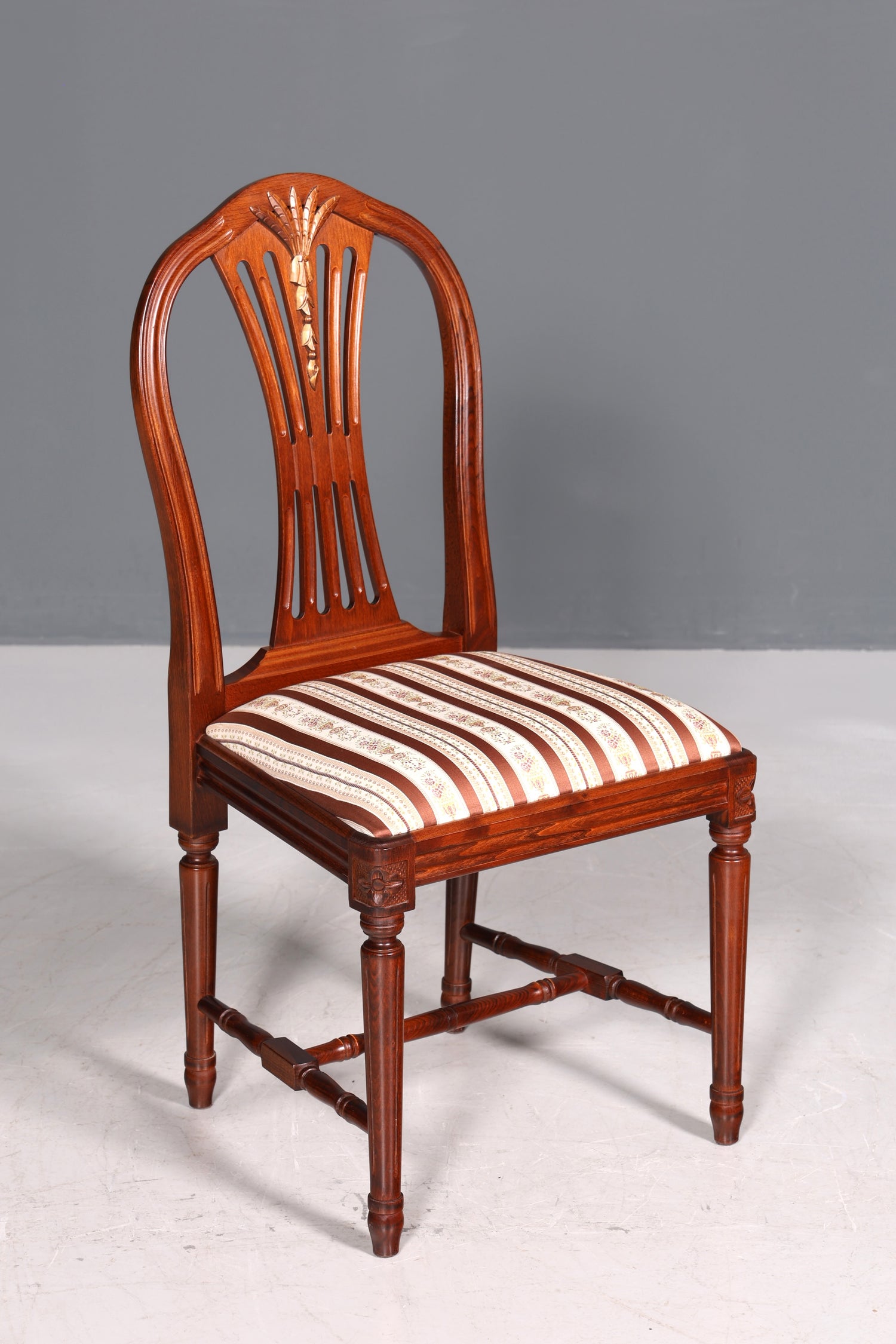 Traumhafter Stuhl im Gustavianischem Stil Englisch Küchenstuhl Antik Stil Sekretär Stuhl