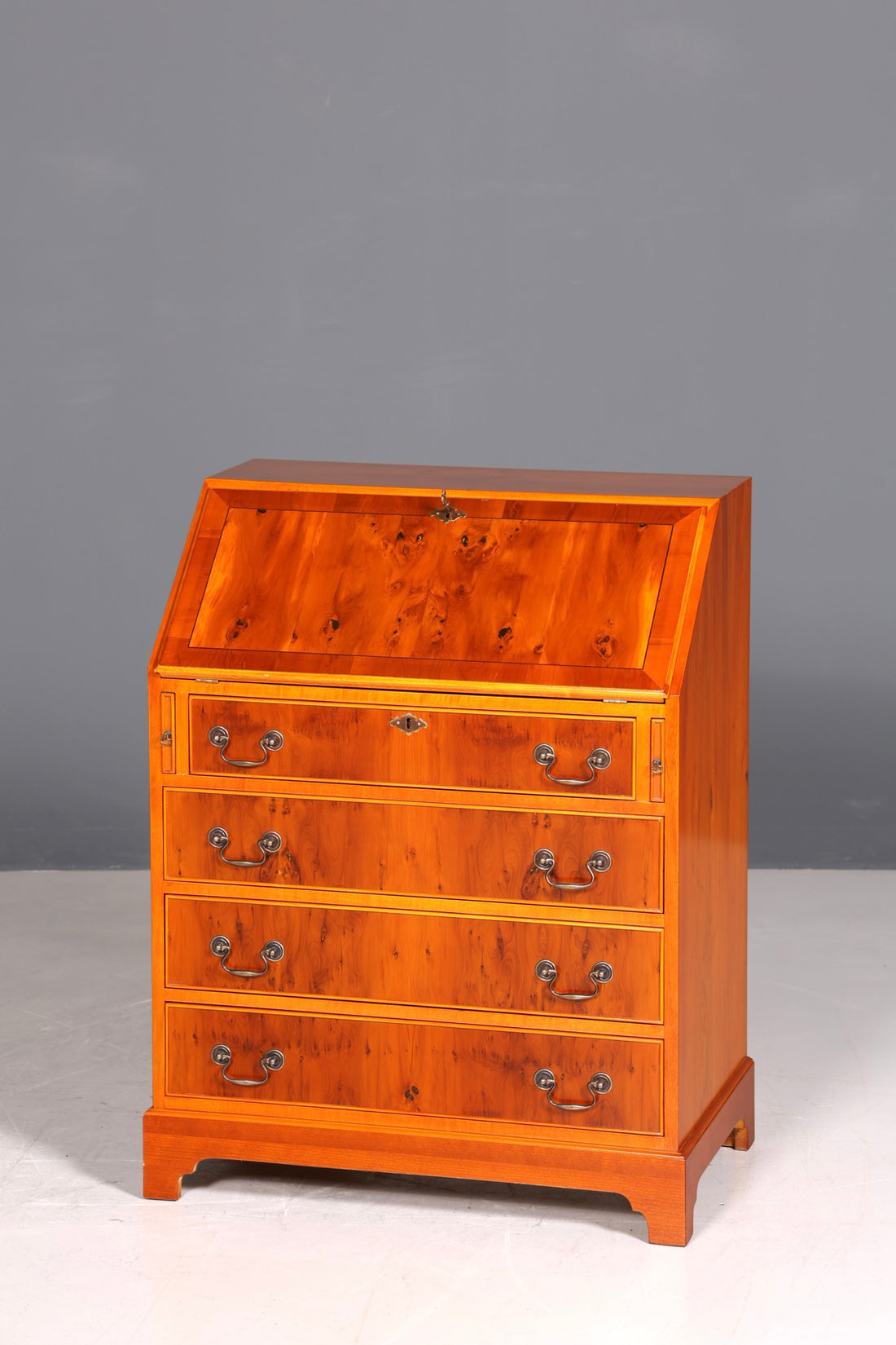 Wunderschöner Englischer Sekretär Eibe Schreibkommode Antik Stil Kommode UK Schreibtisch