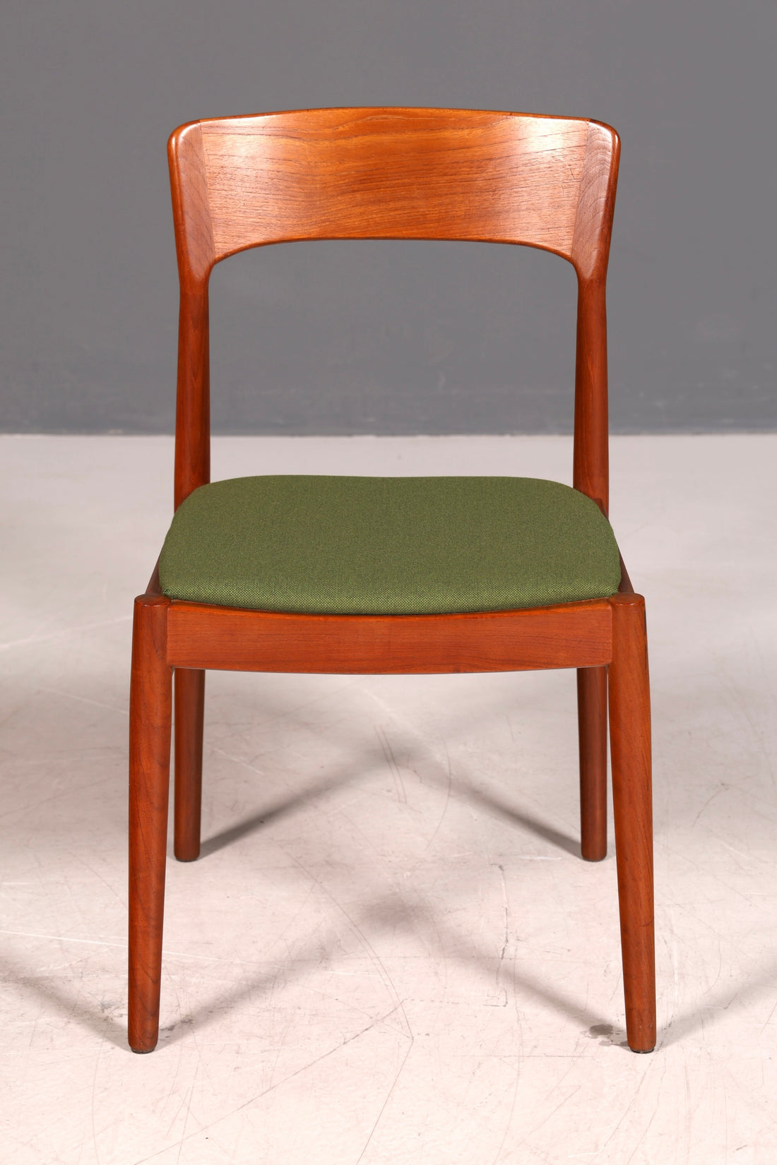 Mid Century Esszimmerstuhl Teakholz Henning Kjærnulf Korup Stolefabrik 60er Dänisch
