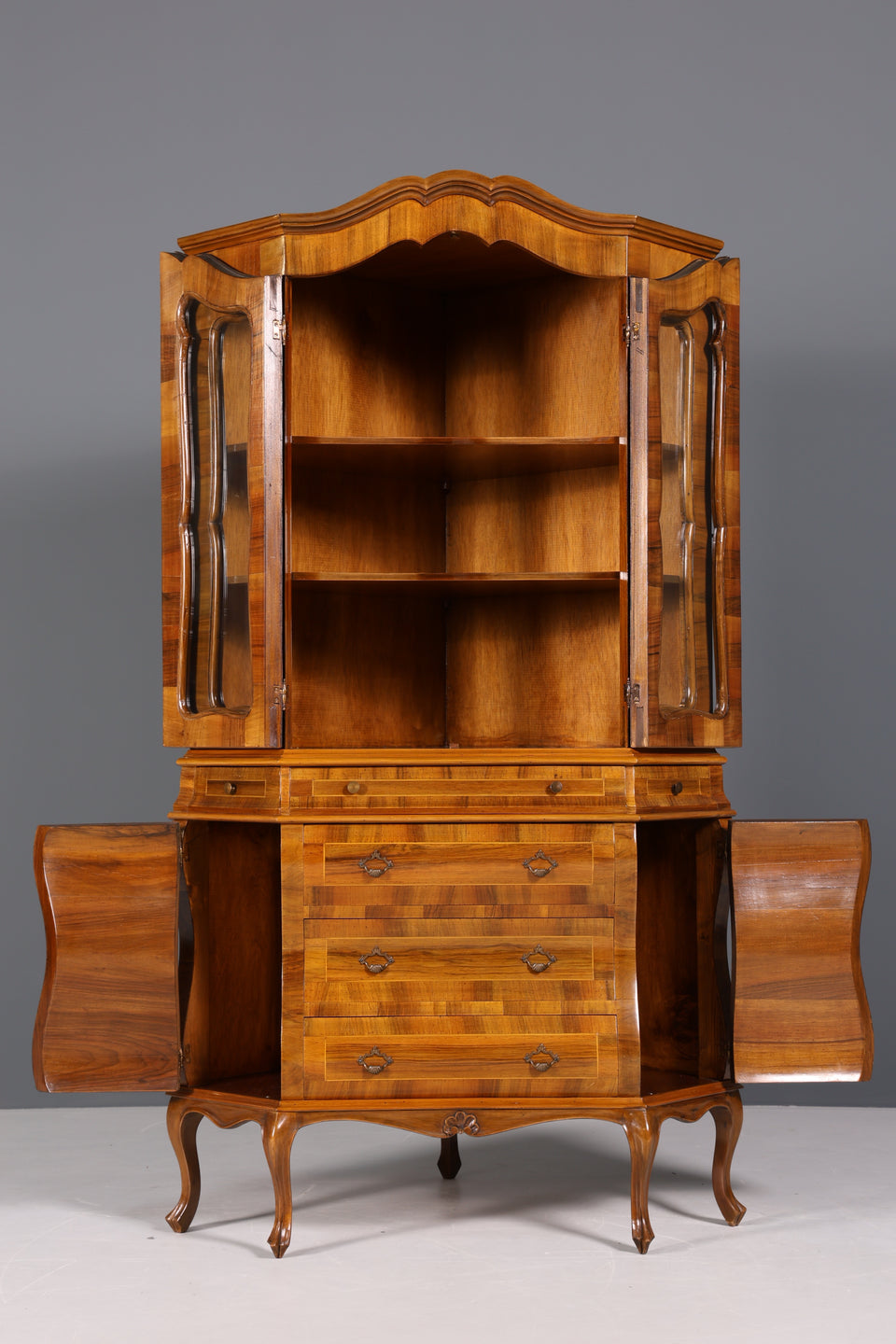 Wunderschöne Barock Eckvitrine echt Holz Chippendale Regal