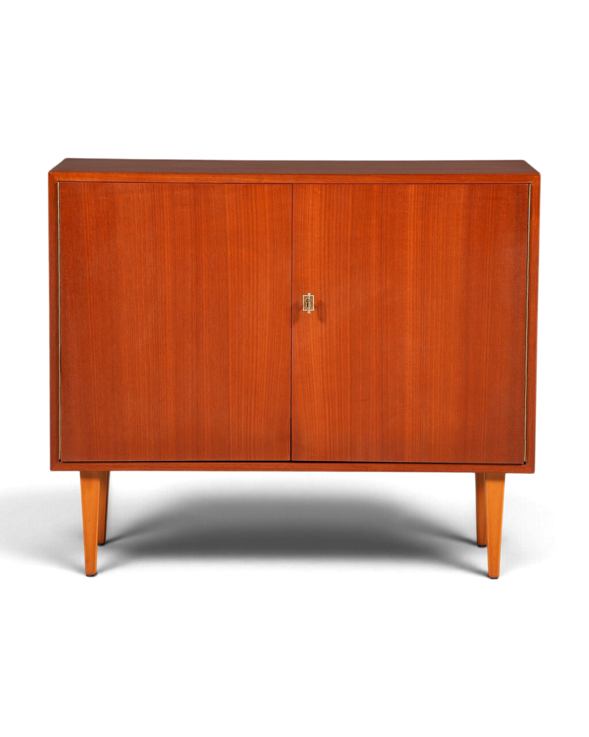 Hauptstadt Möblerei Mid-Century Kommode aus Teakholz im dänischen Retro-Design mit zwei Türen und schmalen Beinen