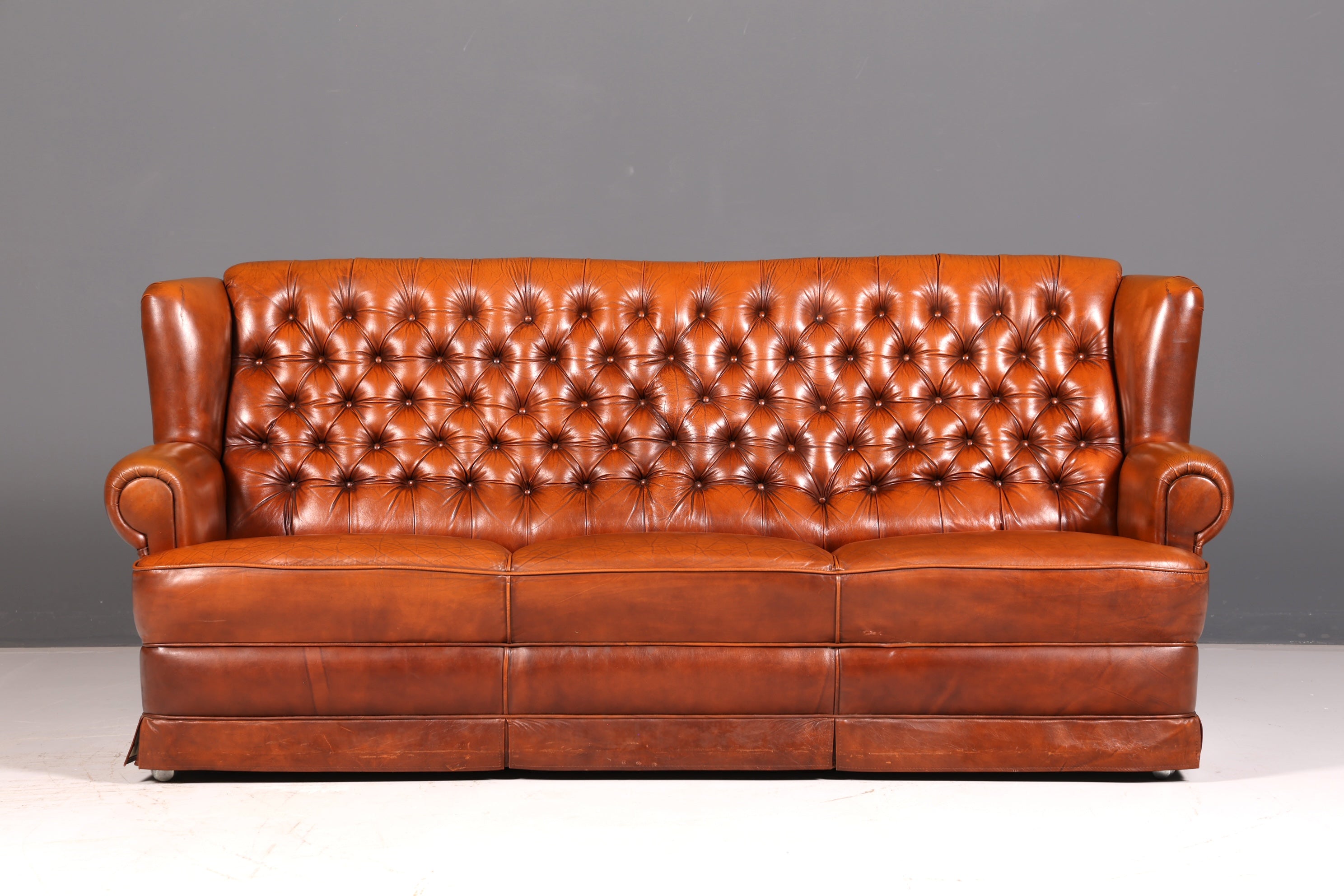 Wunderschönes Original Chesterfield Sofa 3-Sitzer Echt Leder Cognac Couch Englisch Ledersofa Vintage