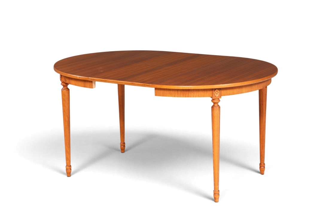 Hauptstadt Möblerei ausziehbarer Esstisch im Gustavianischen Stil aus massivem Holz mit eleganter Maserung
