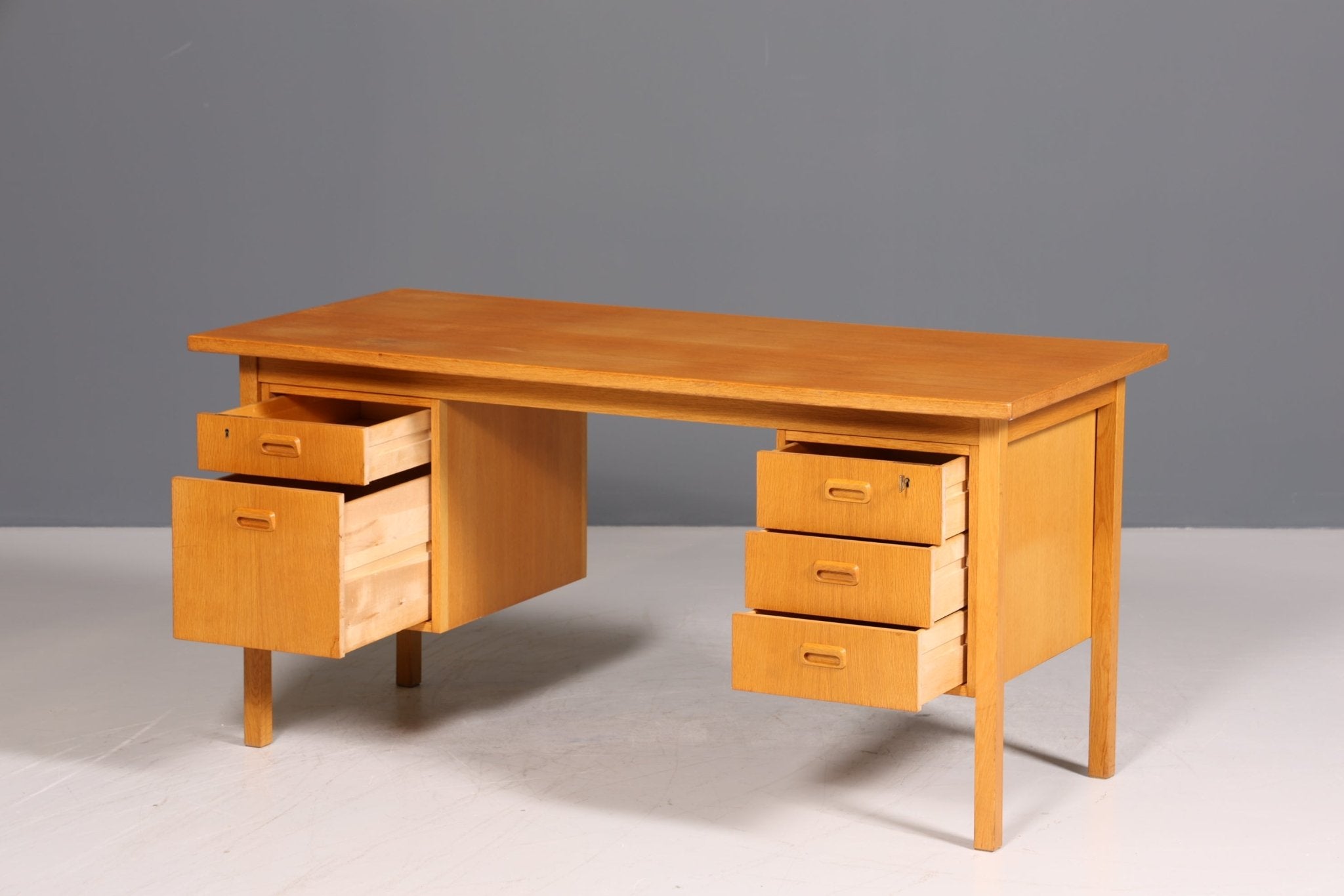 Wunderschöner Mid Century Schreibtisch Danish Design Bürotisch 60er Jahre Office Table