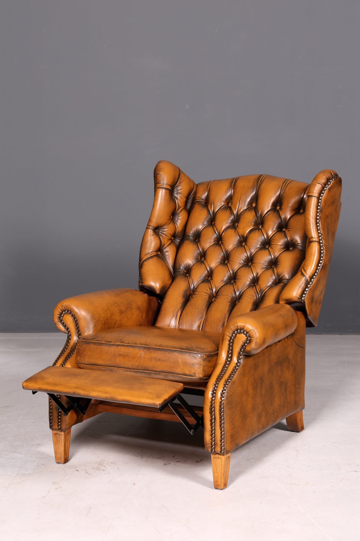 Wunderschöner Original Chesterfield Ohrenbackensessel Englisch Echt Leder Herrensessel Relaxsessel Liegefunktion Vintage
