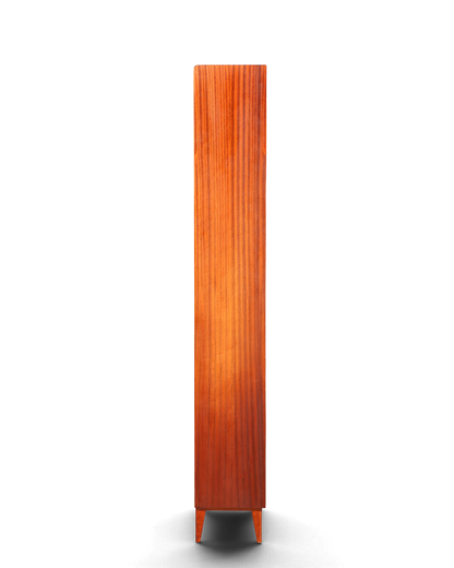 Hauptstadt Möblerei Mid Century Regal aus massivem Holz mit schmaler Silhouette und eleganter Maserung im 60er Stil