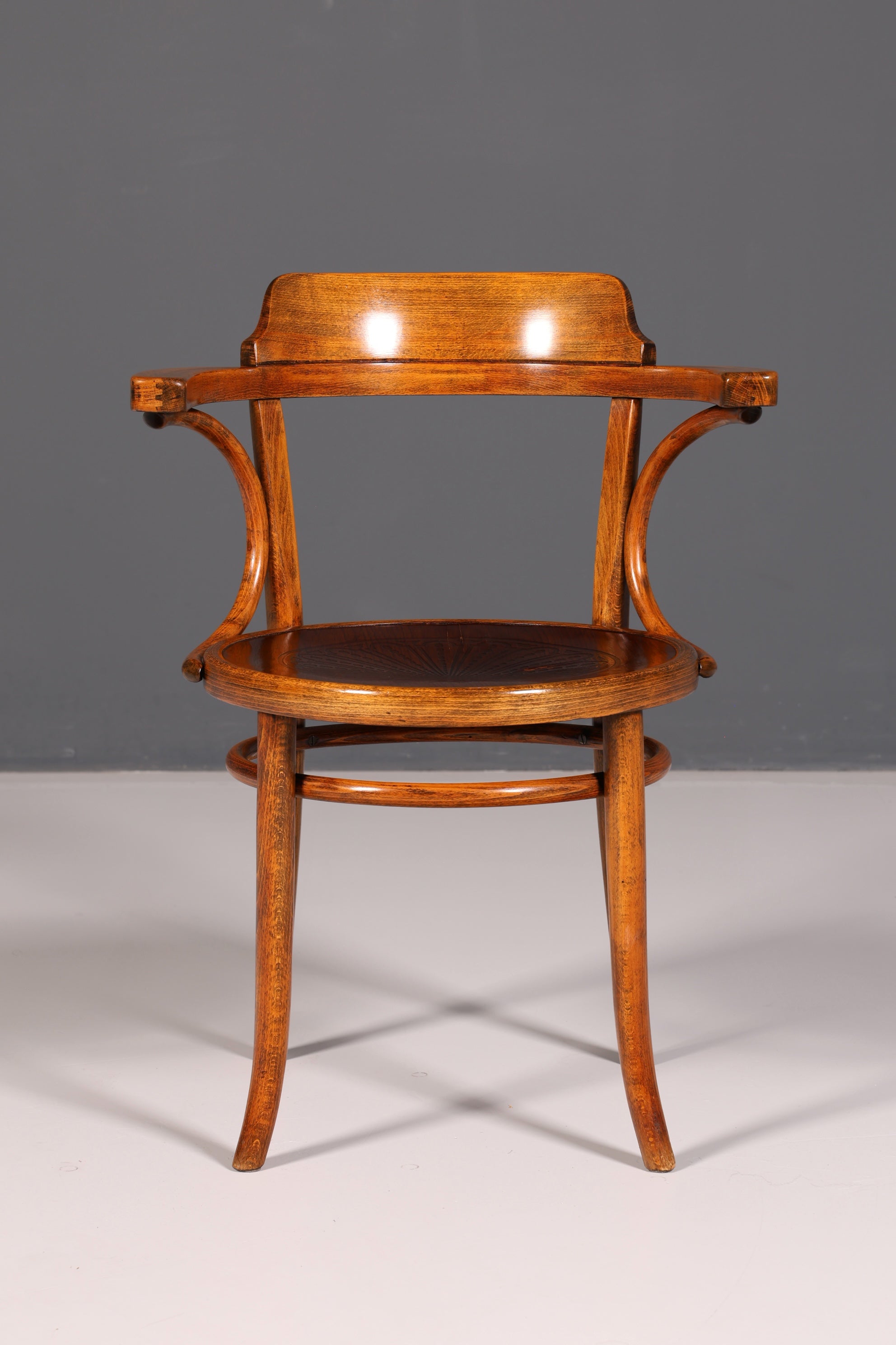 Traumhafter Armlehnstuhl im Thonet Stil Bugholz Antik Sekretär Stuhl Vintage Esszimmer Küchenstuhl