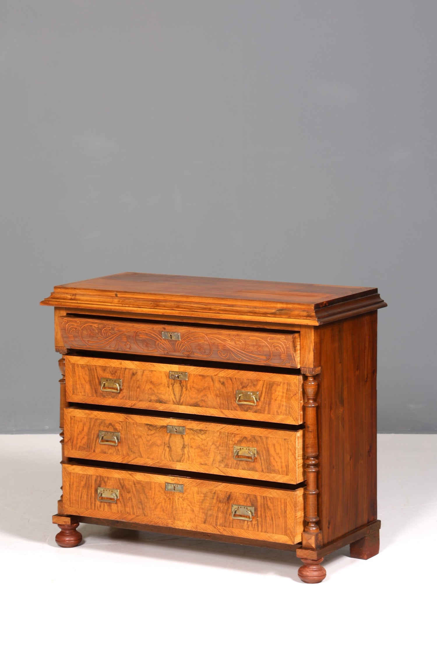 Traumhafte Gründerzeit Kommode Louis Philippe Nussbaum Schubladen Kommode Sideboard um 1880