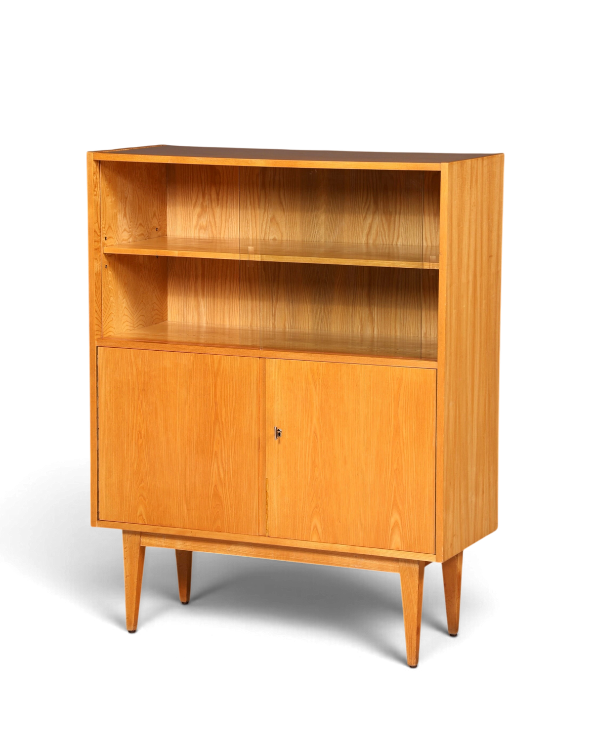 Hauptstadt Möblerei Hellerau Schrank Modell 602 von Franz Ehrlich aus hellem Holz im Mid Century Design