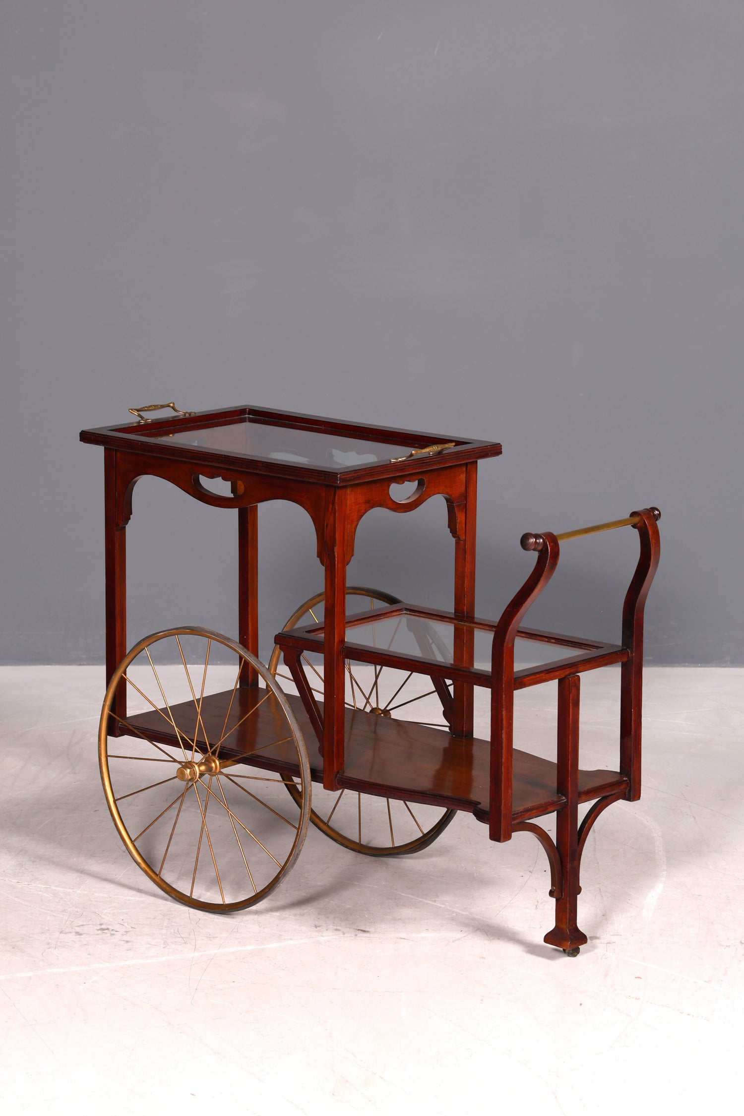 Wunderschöner filigraner Jugendstil Servierwagen Antik Glas Barwagen Teewagen um 1910
