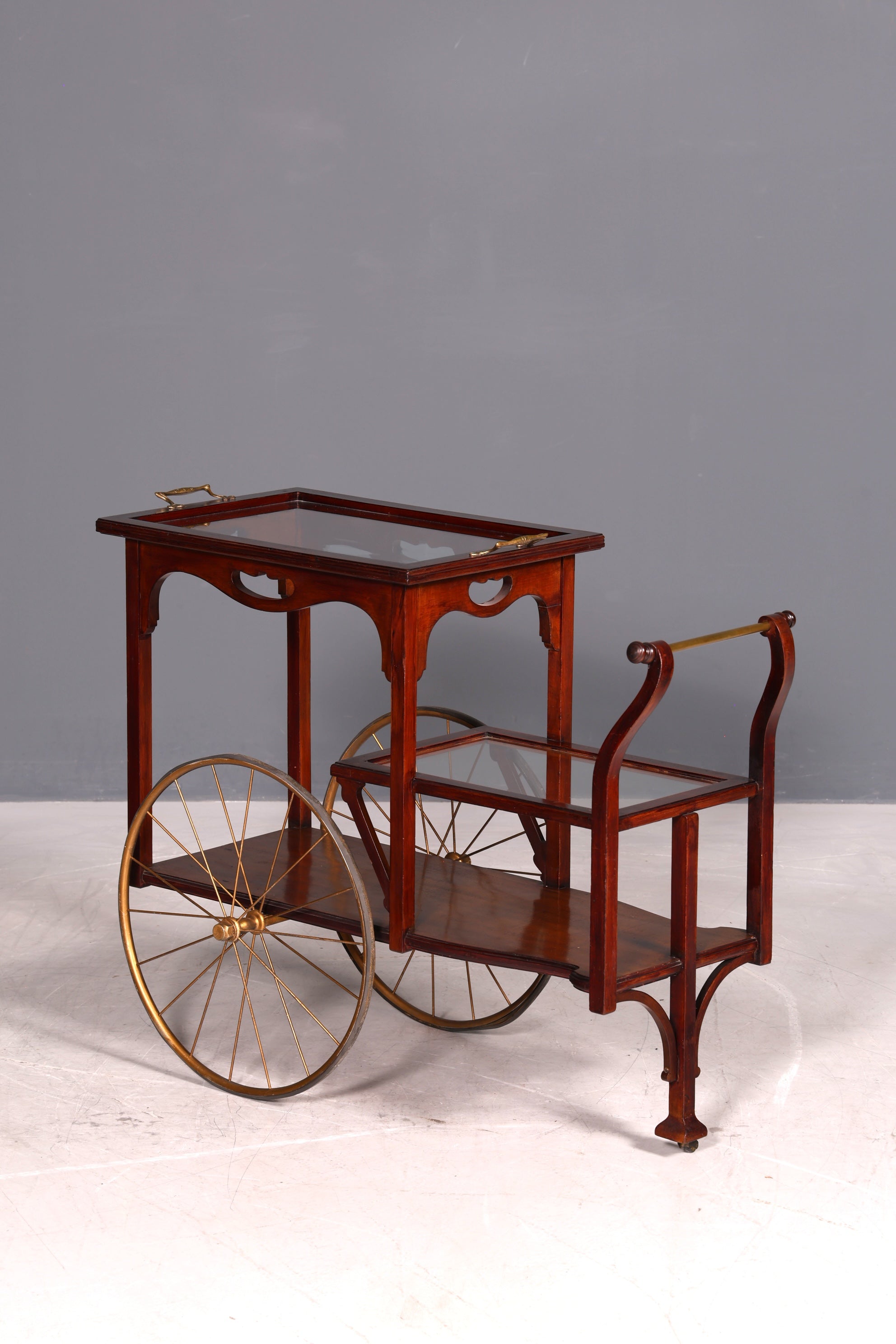 Wunderschöner filigraner Jugendstil Servierwagen Antik Glas Barwagen Teewagen um 1910