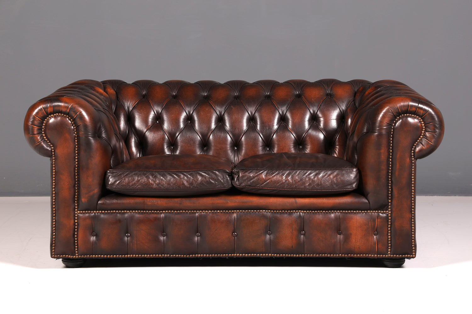 Edles Original Chesterfield Sofa 2-Sitzer Couch Echt Leder Englisch Antik Polstersofa