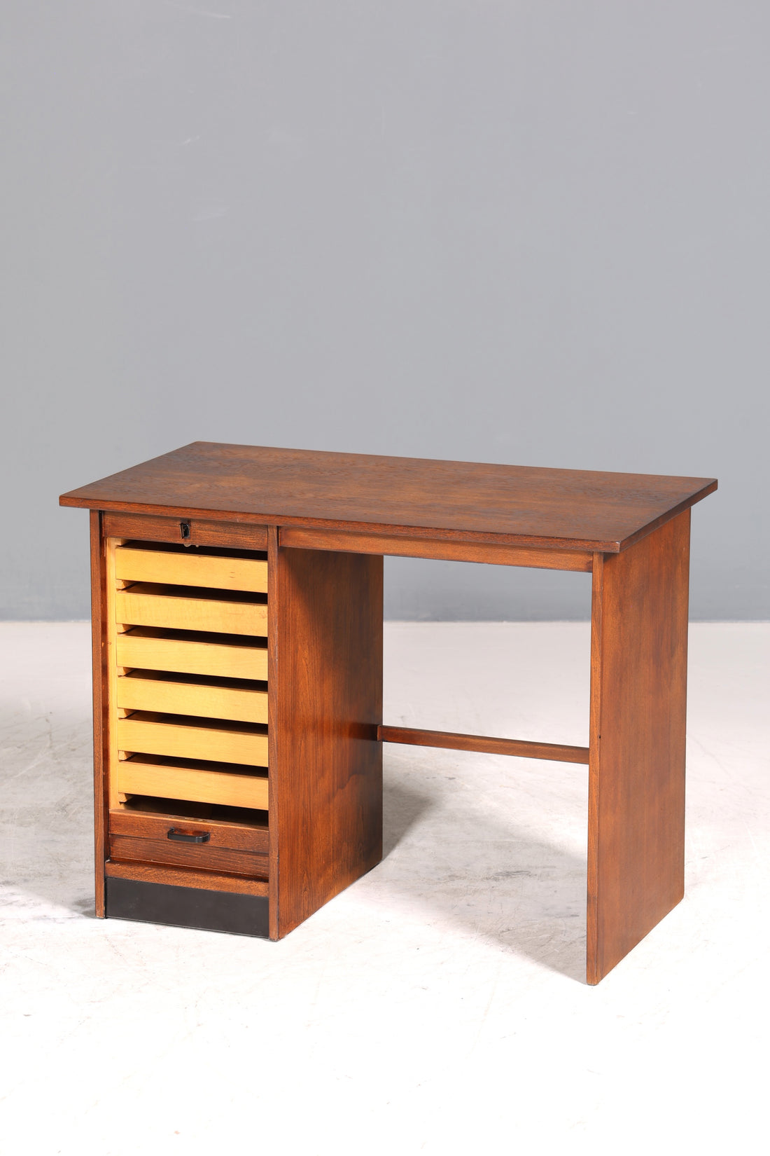 Stilvoller Bauhaus Rollladen Schreibtisch Mid Century echt Holz Bürotisch Office Table