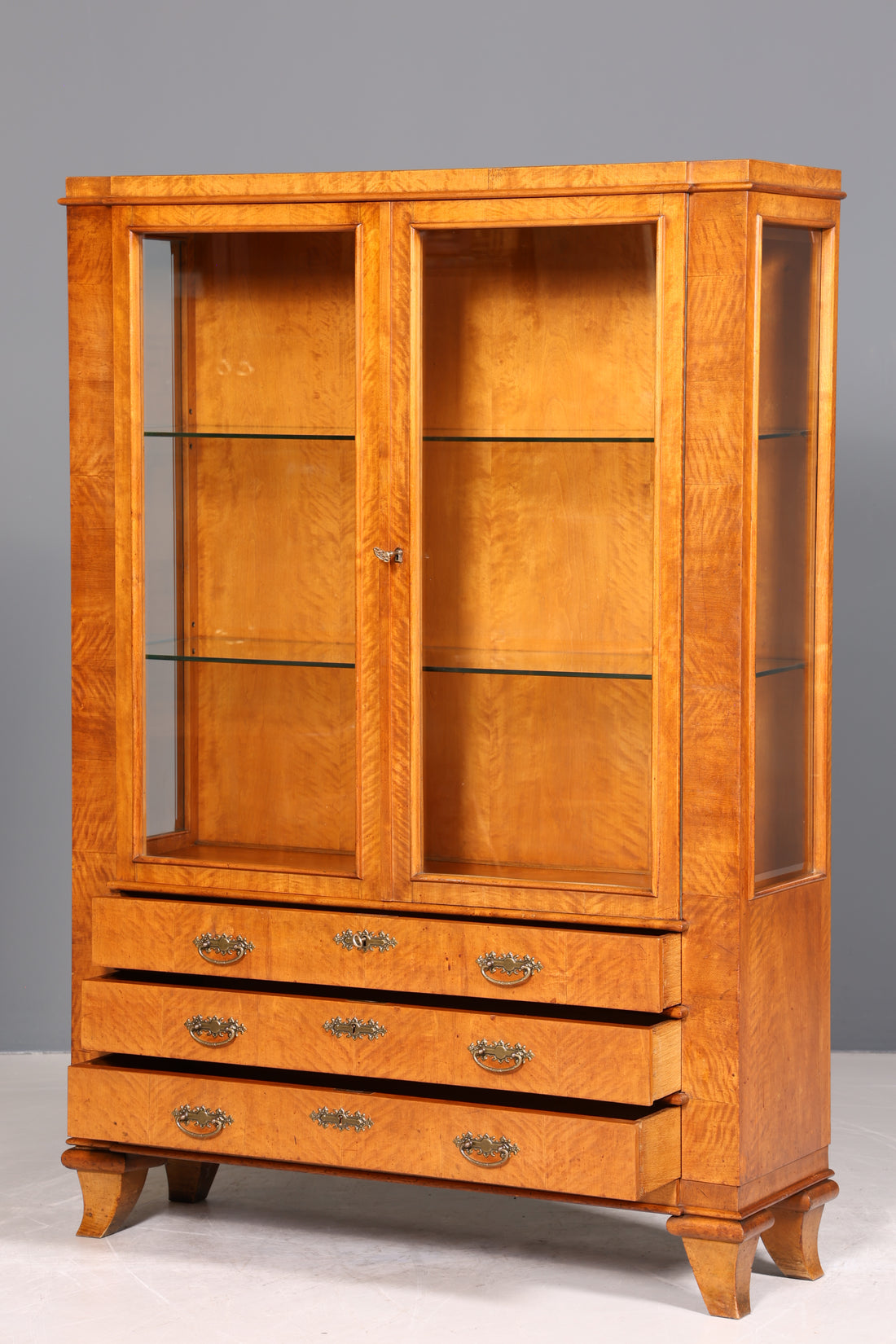 Traumhafte Vitrine im Biedermeier Stil Antik Schrank Geschirrschrank Art Deco Regal