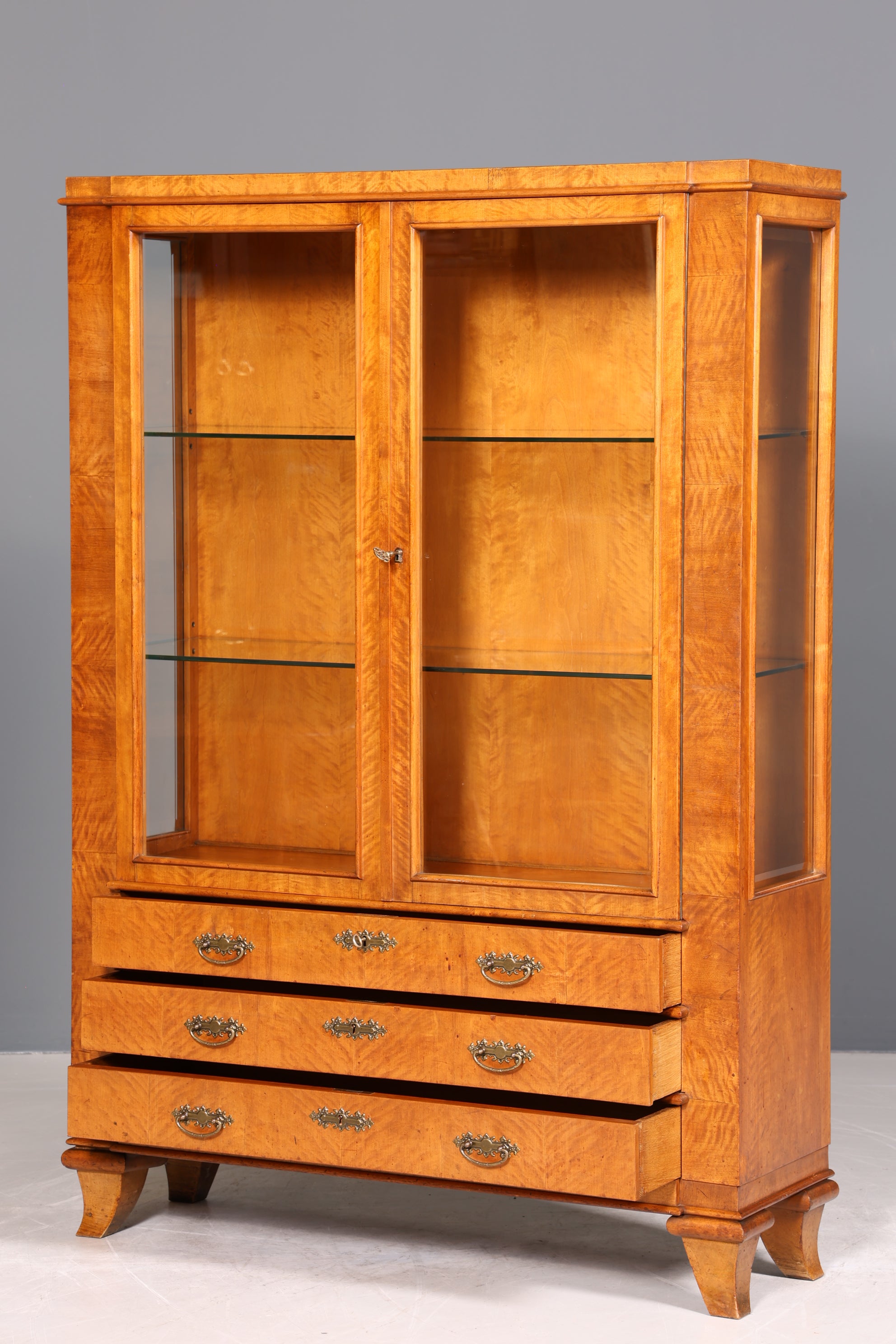 Traumhafte Vitrine im Biedermeier Stil Antik Schrank Geschirrschrank Art Deco Regal